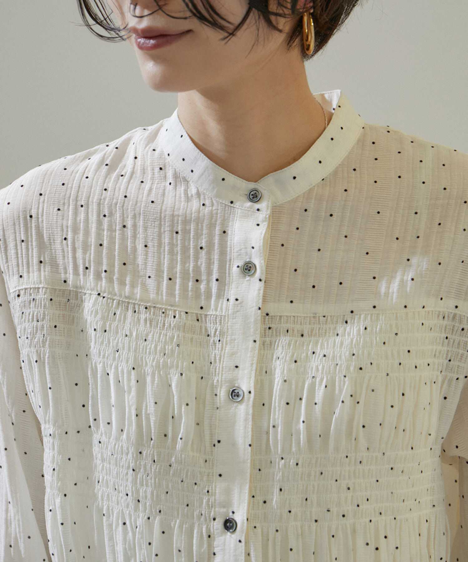 SALON adam et rope'「【WEB限定】ドットプリントシャーリングブラウス/24SS」|シャツ・ブラウス|