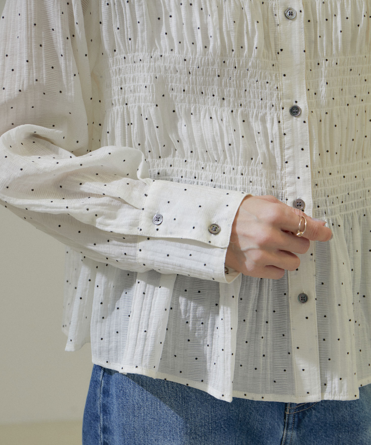 SALON adam et rope'「【WEB限定】ドットプリントシャーリングブラウス/24SS」|シャツ・ブラウス|