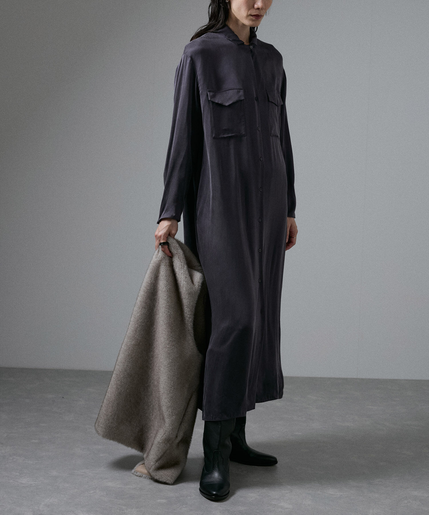 SALON adam et rope'「[24AW]GENTLE SILKシャツワンピース【セットアップ対応】」|その他|チャコール(06)