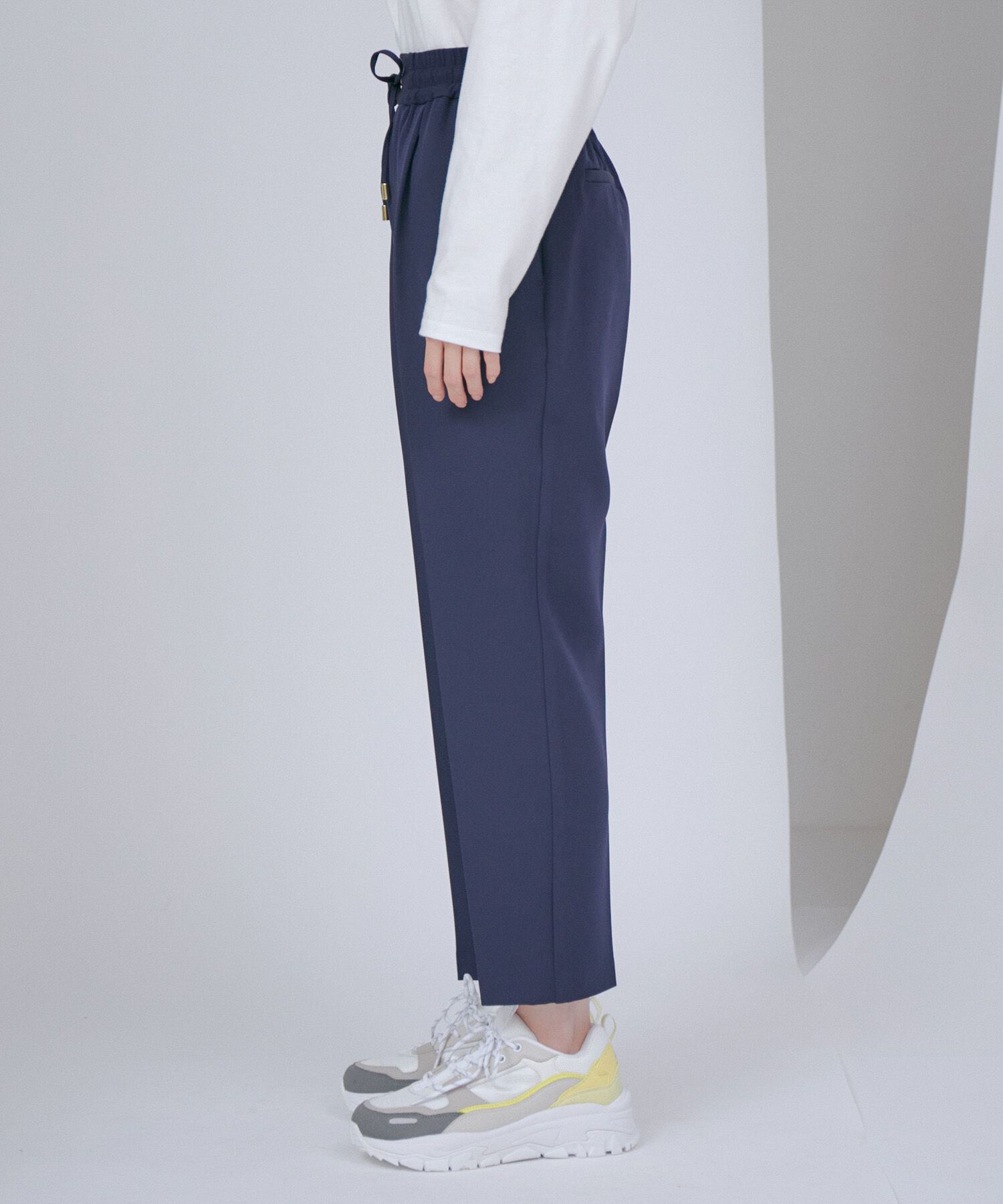 VIS「【洗える・防シワ】ダブルクロスドロストイージーテーパードパンツ」|スラックス|