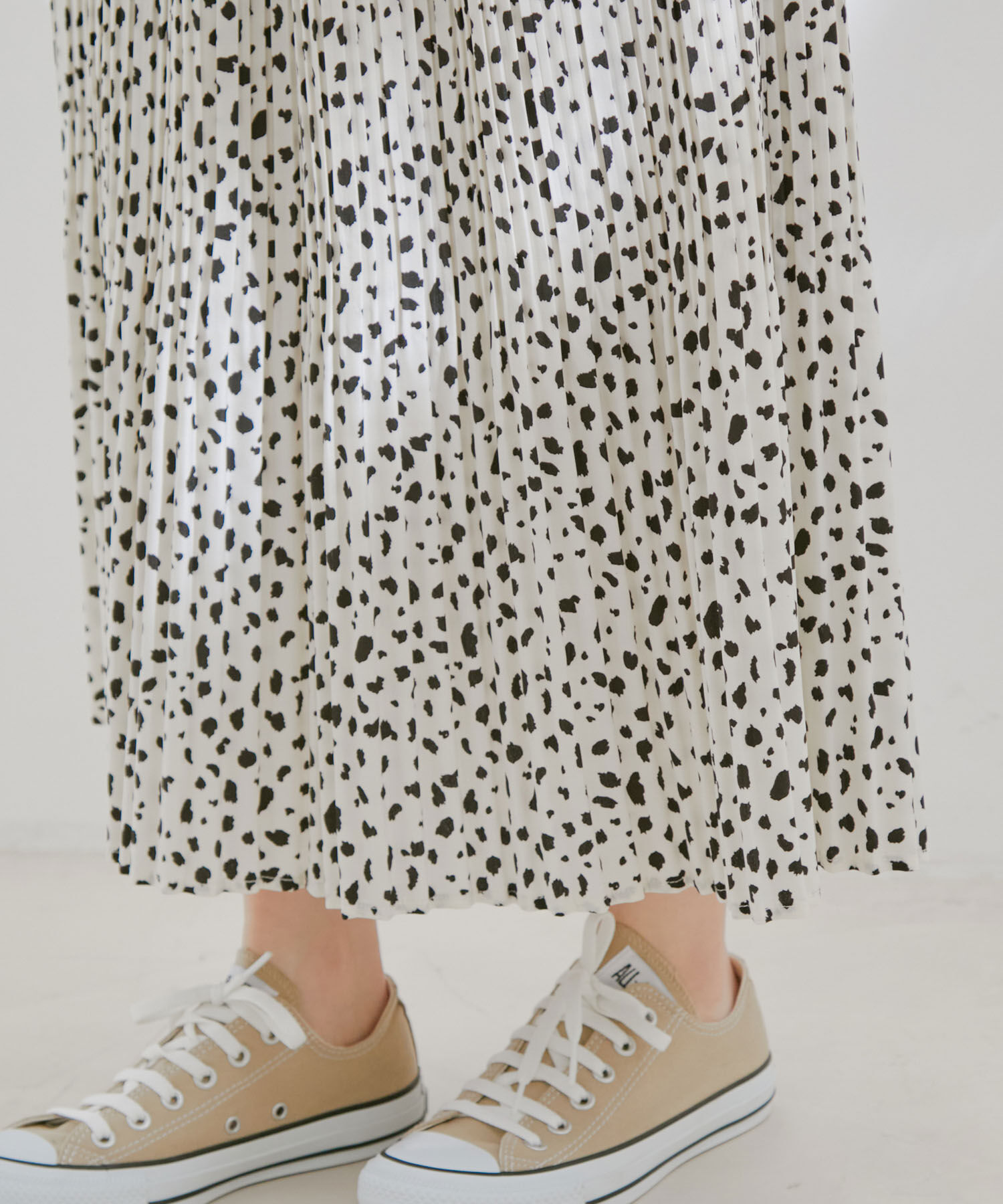 vis-a-vis「【WEB限定】アニマルドット＆花柄プリーツロングスカート」|スカート|