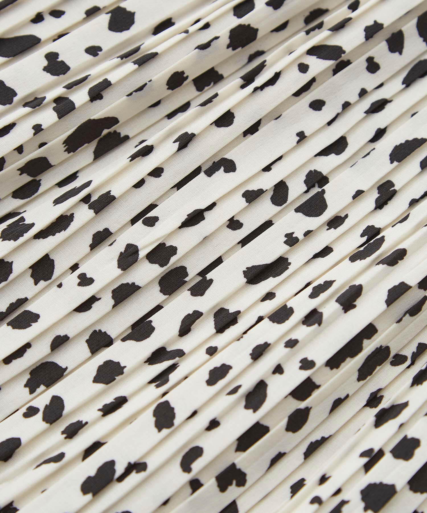 vis-a-vis「【WEB限定】アニマルドット＆花柄プリーツロングスカート」|スカート|