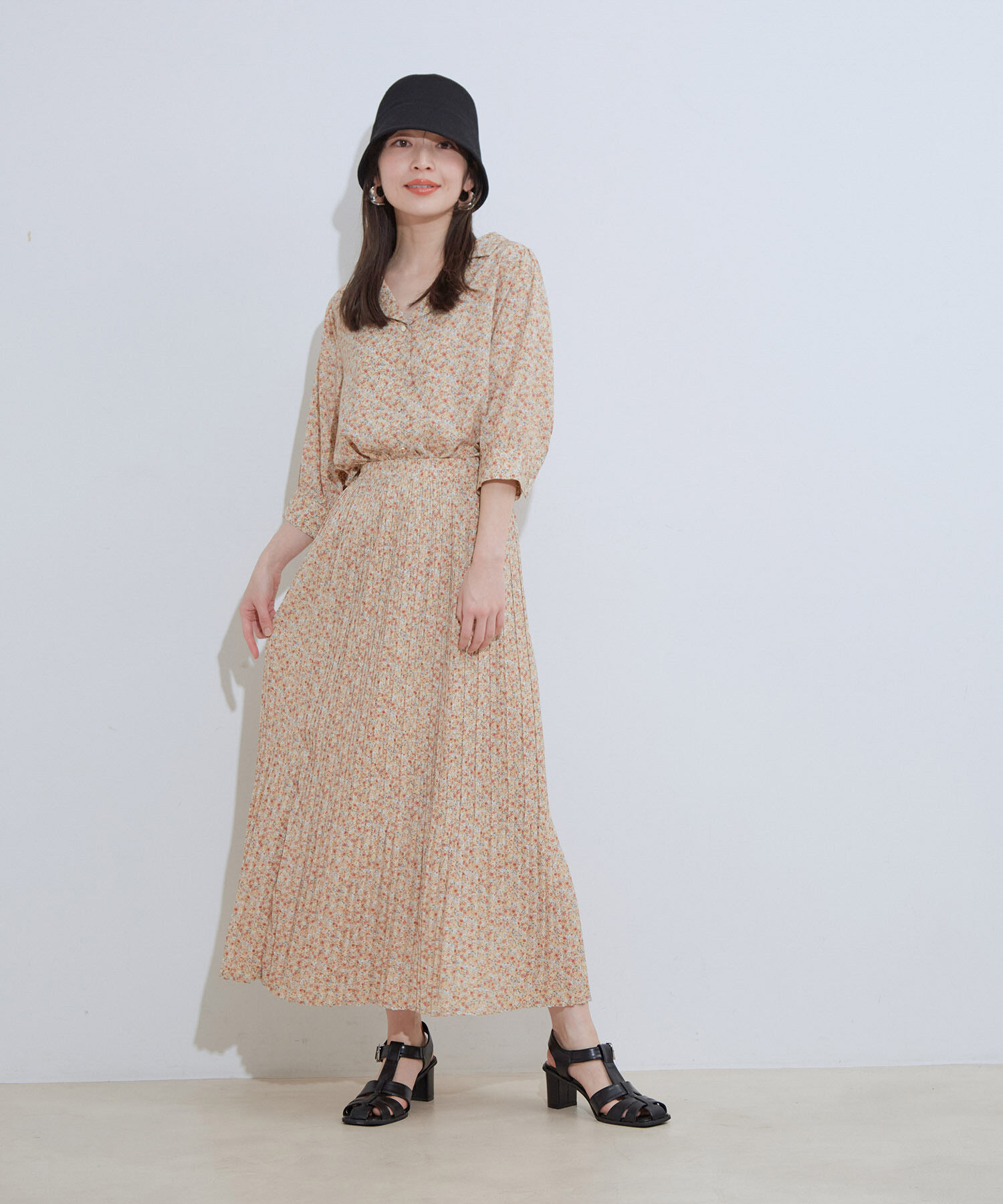 vis-a-vis「【WEB限定】アニマルドット＆花柄プリーツロングスカート」|スカート|