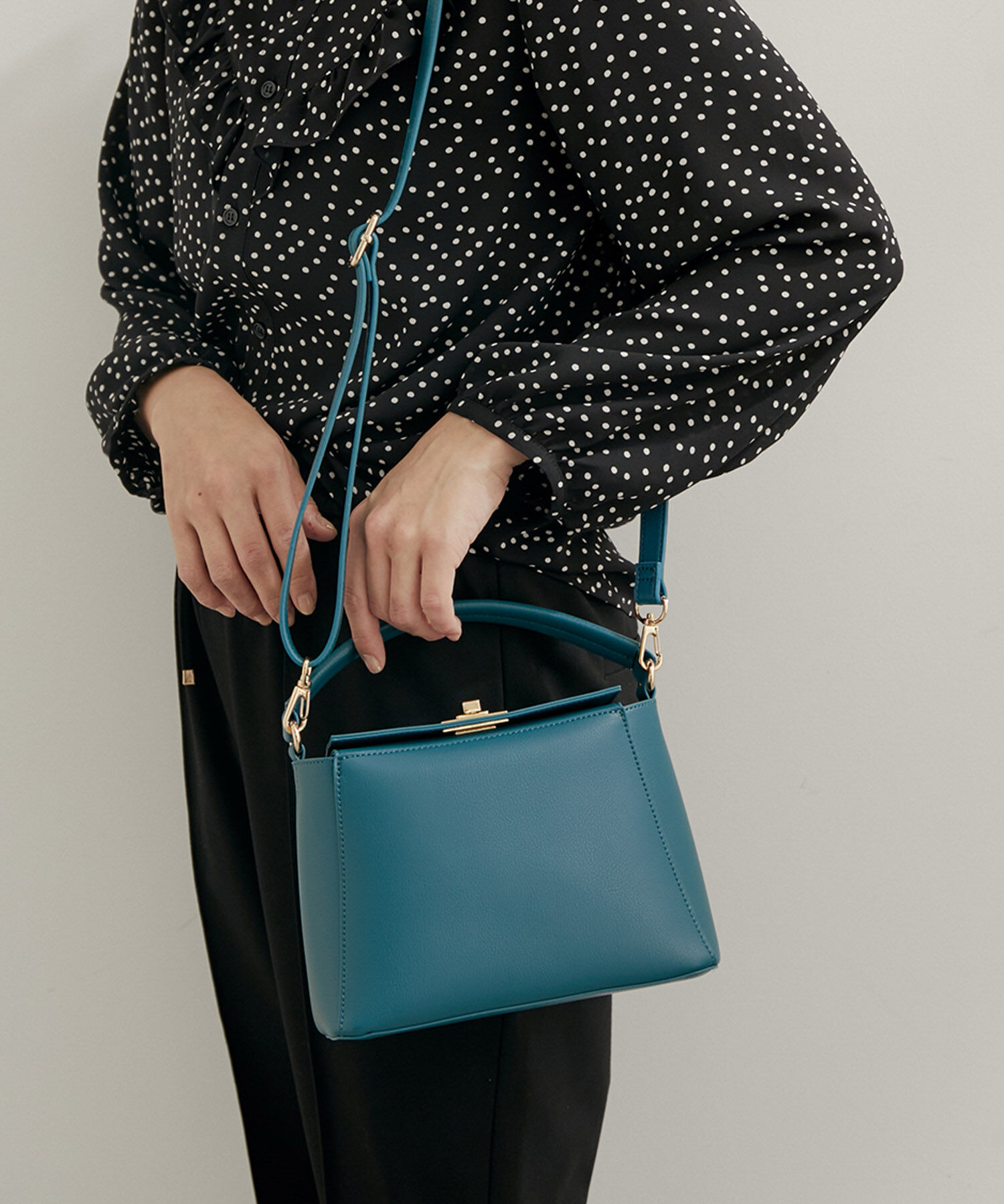 ROPE PICNIC PASSAGE「カバーフラップワンハンドルスクエアショルダーバッグ」|ショルダー・メッセンジャー|ブルー系(45)