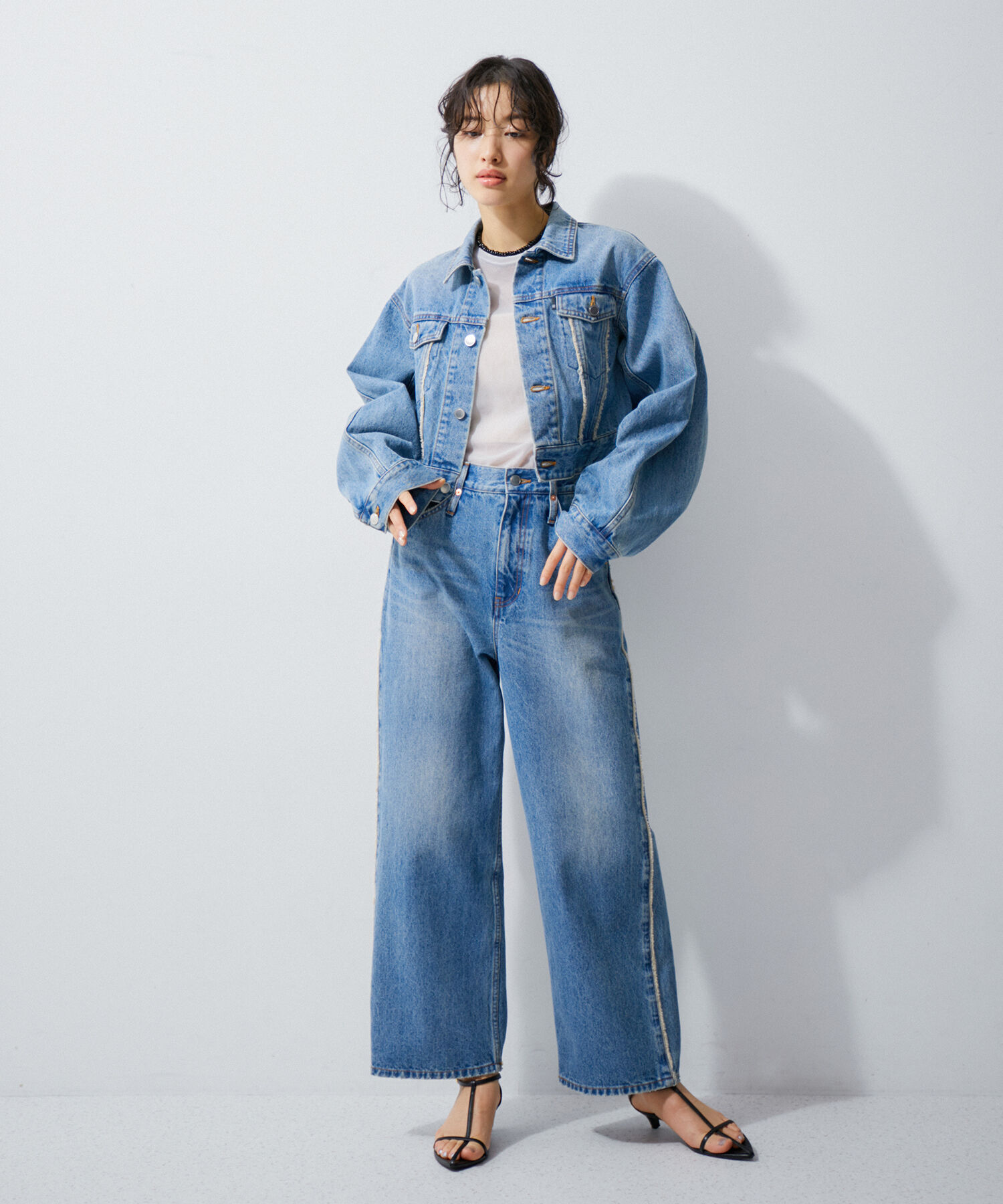 ADAM ET ROPE'「【サステナブル】ナロークロスストラップサンダル」|サンダル|