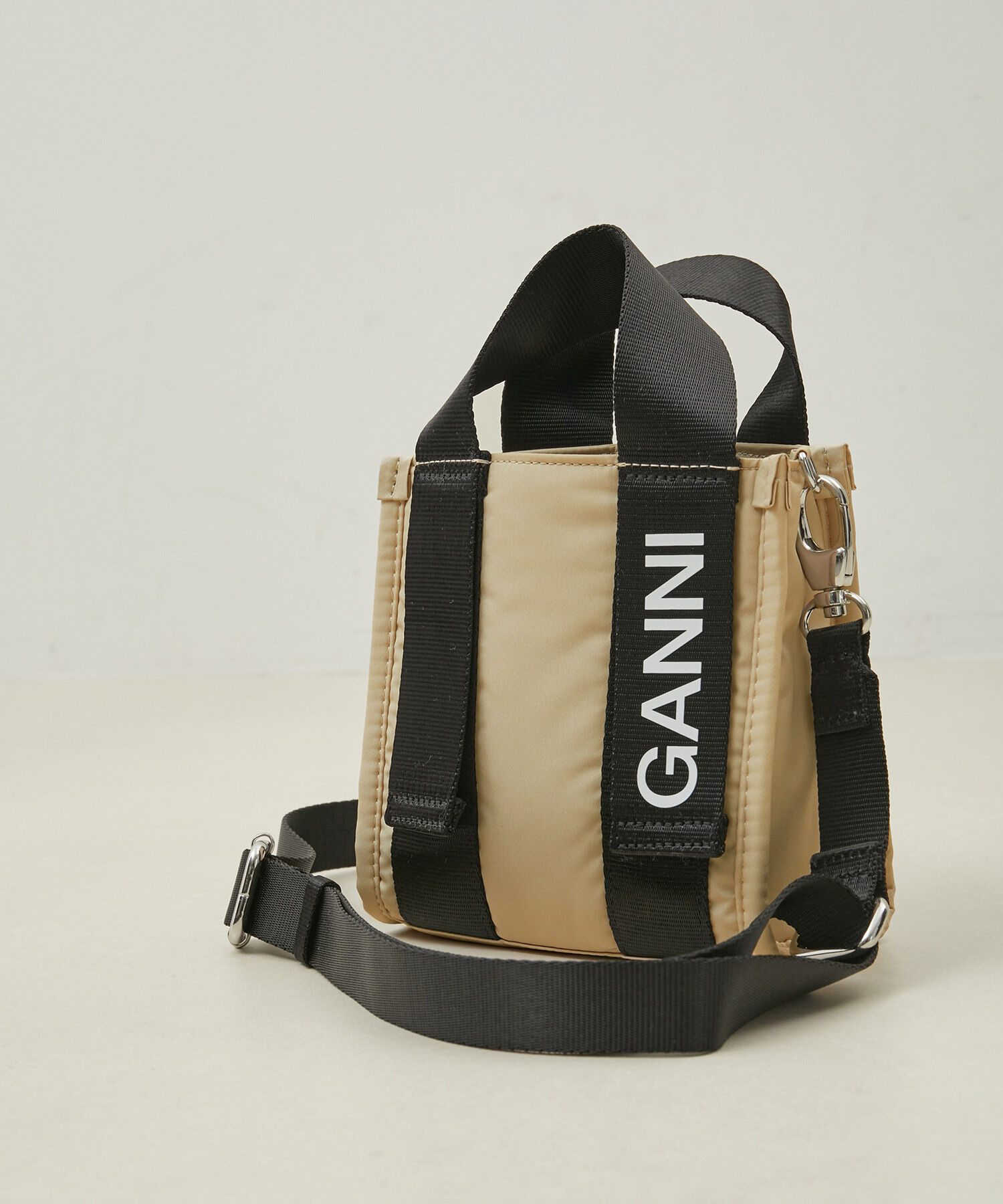 ADAM ET ROPE'「【GANNI for ADAM ET ROPE'】Recycled tech Mini Tote」|トートバッグ|