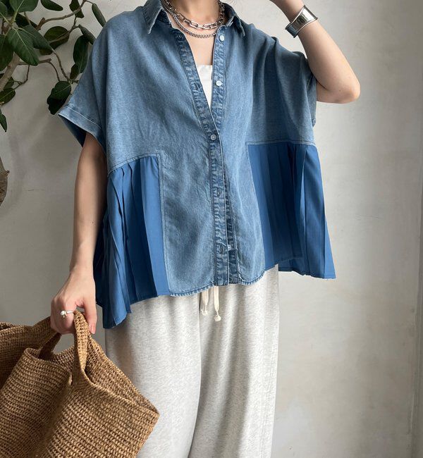  「【WEB限定】 リヨセルデニムプリーツ切替シャツ」|シャツ・ブラウス|ブルー