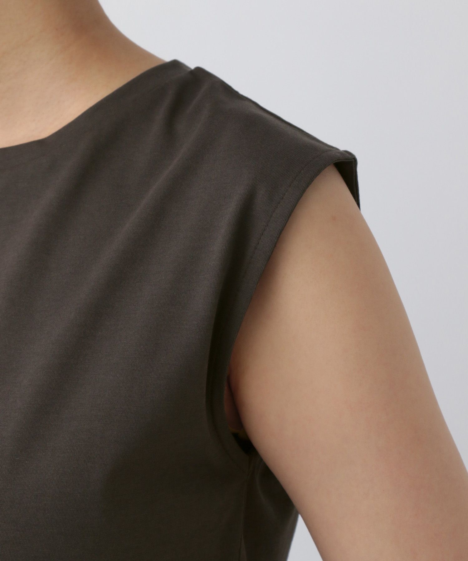 A part by 「ライトシアー_ノースリーブ」|Tシャツ・カットソー|