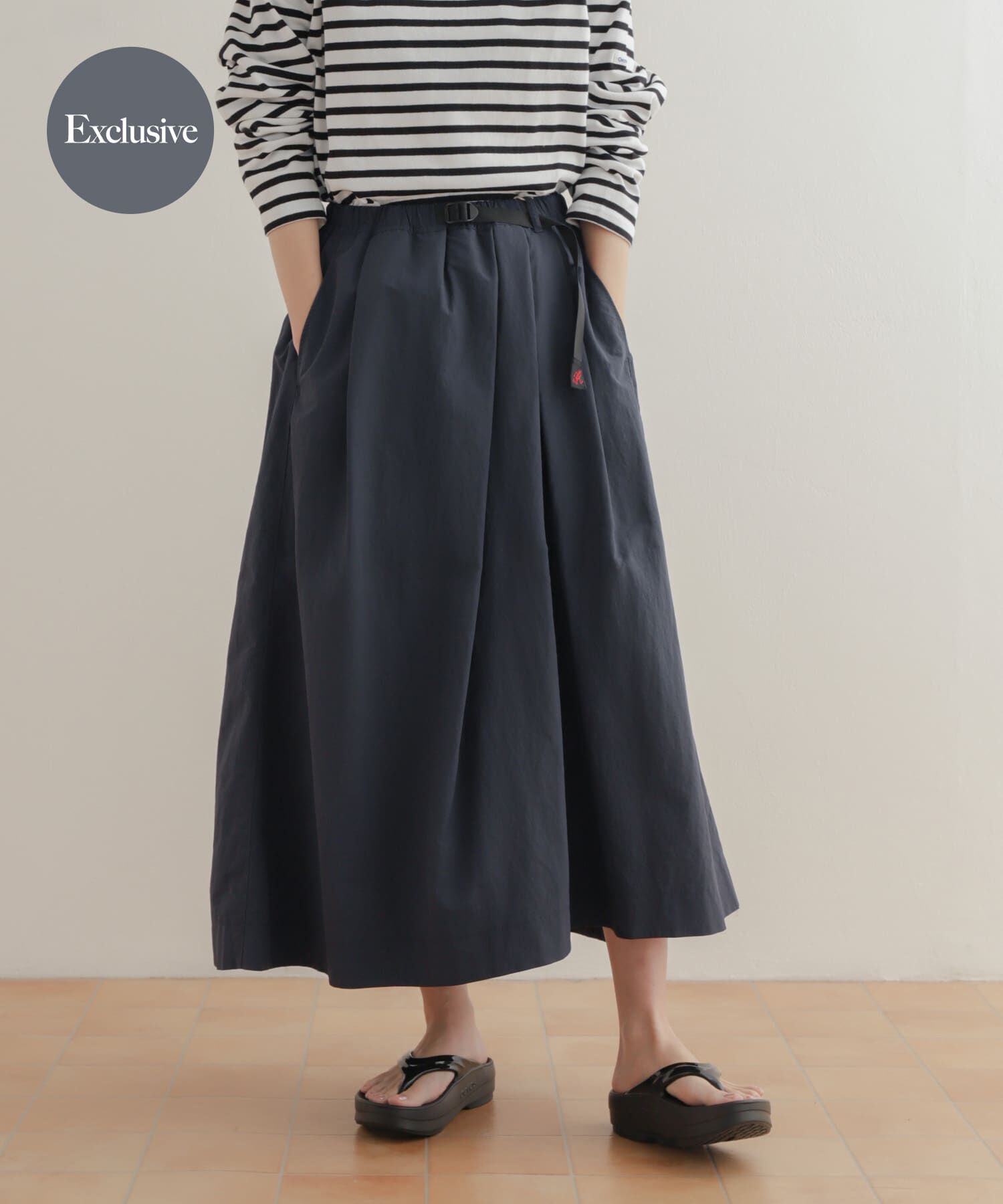 URBAN RESEARCH DOORS「『別注』Gramicci　ナイロンロングスカート」|スカート|ネイビー