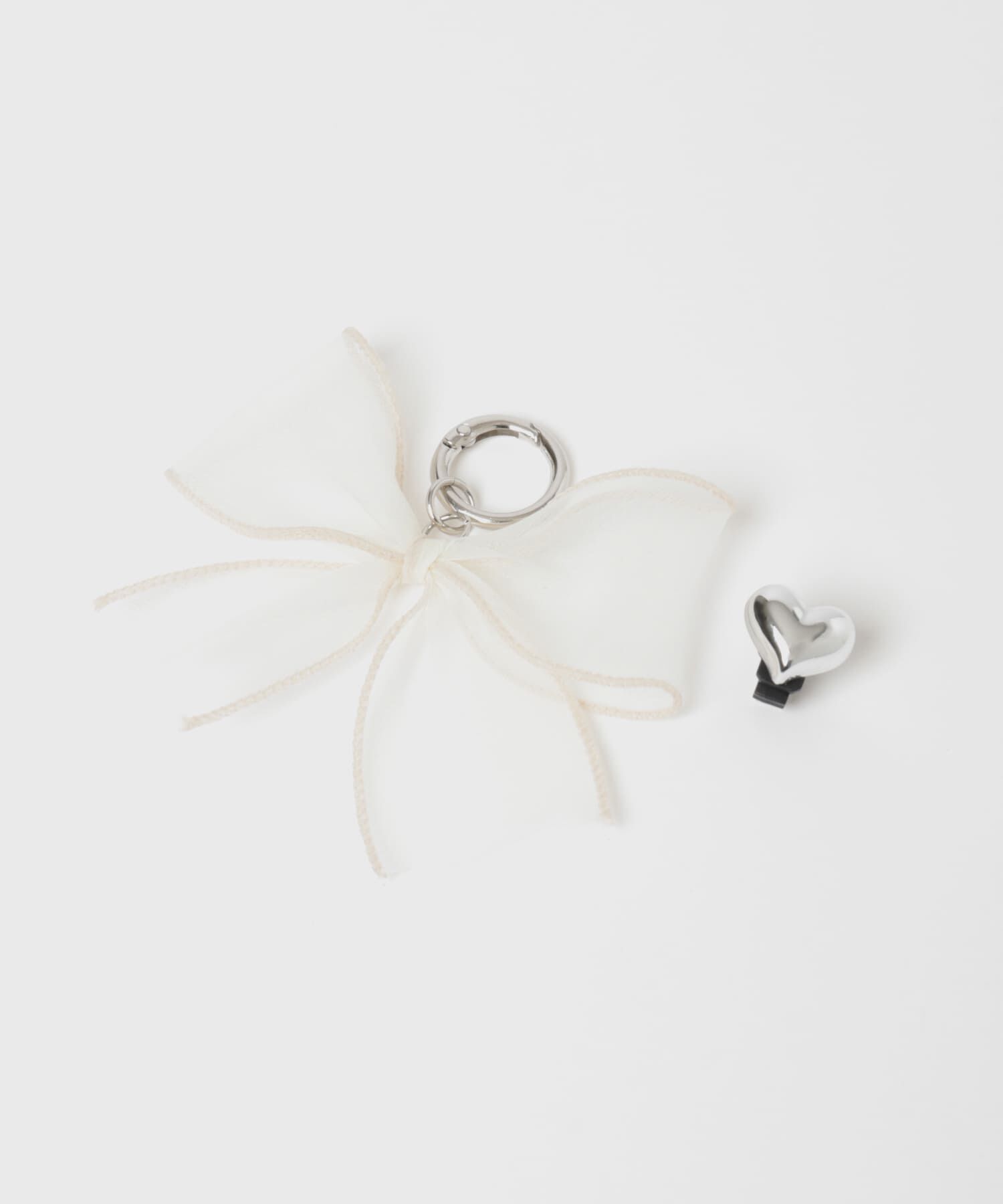 SMELLY「リボンハートアシメスニーカーチャーム」|シューケア|