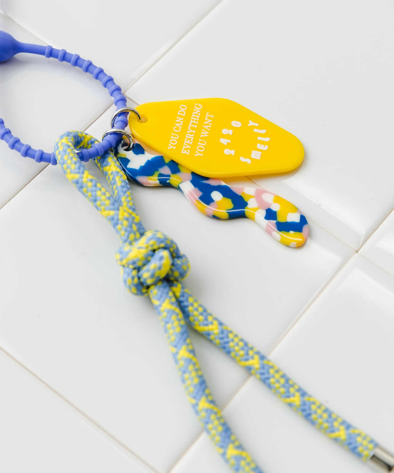 SMELLY「カラフルチャームシリコンキーチェーン」|チャーム・キーホルダー|