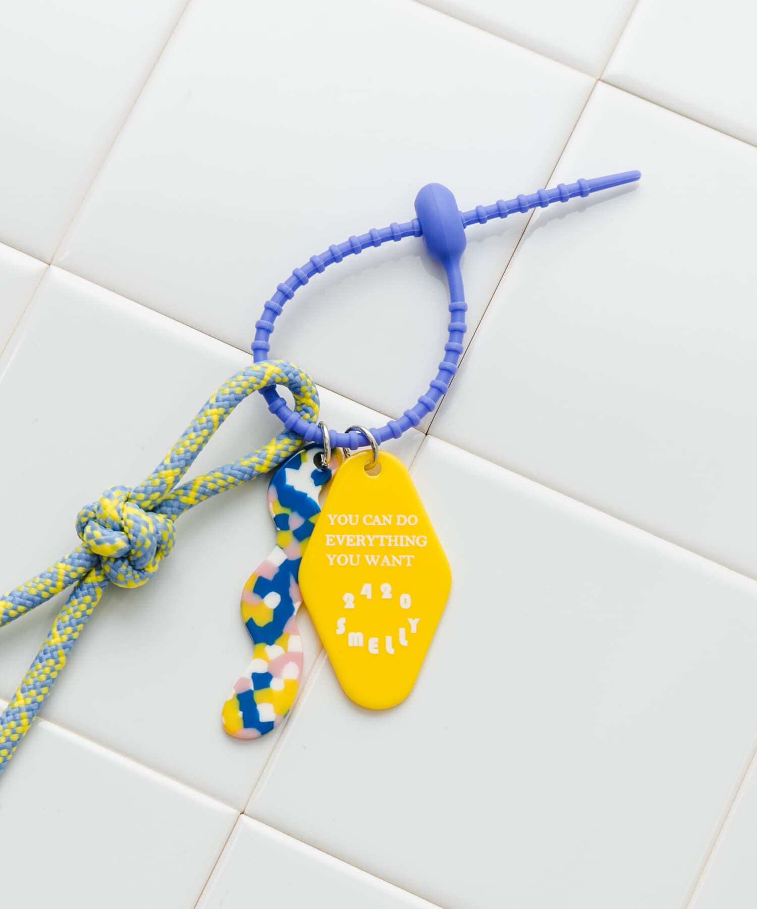 SMELLY「カラフルチャームシリコンキーチェーン」|チャーム・キーホルダー|