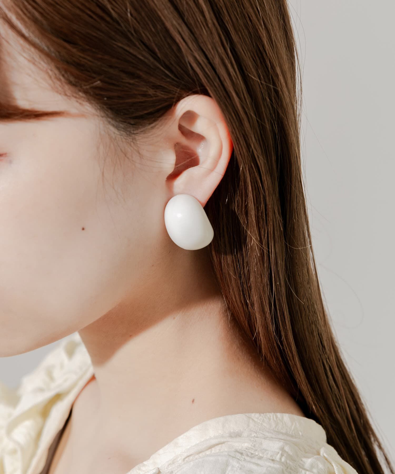 SMELLY「カラーワイドフープイヤリング」|イヤリング|アイボリー