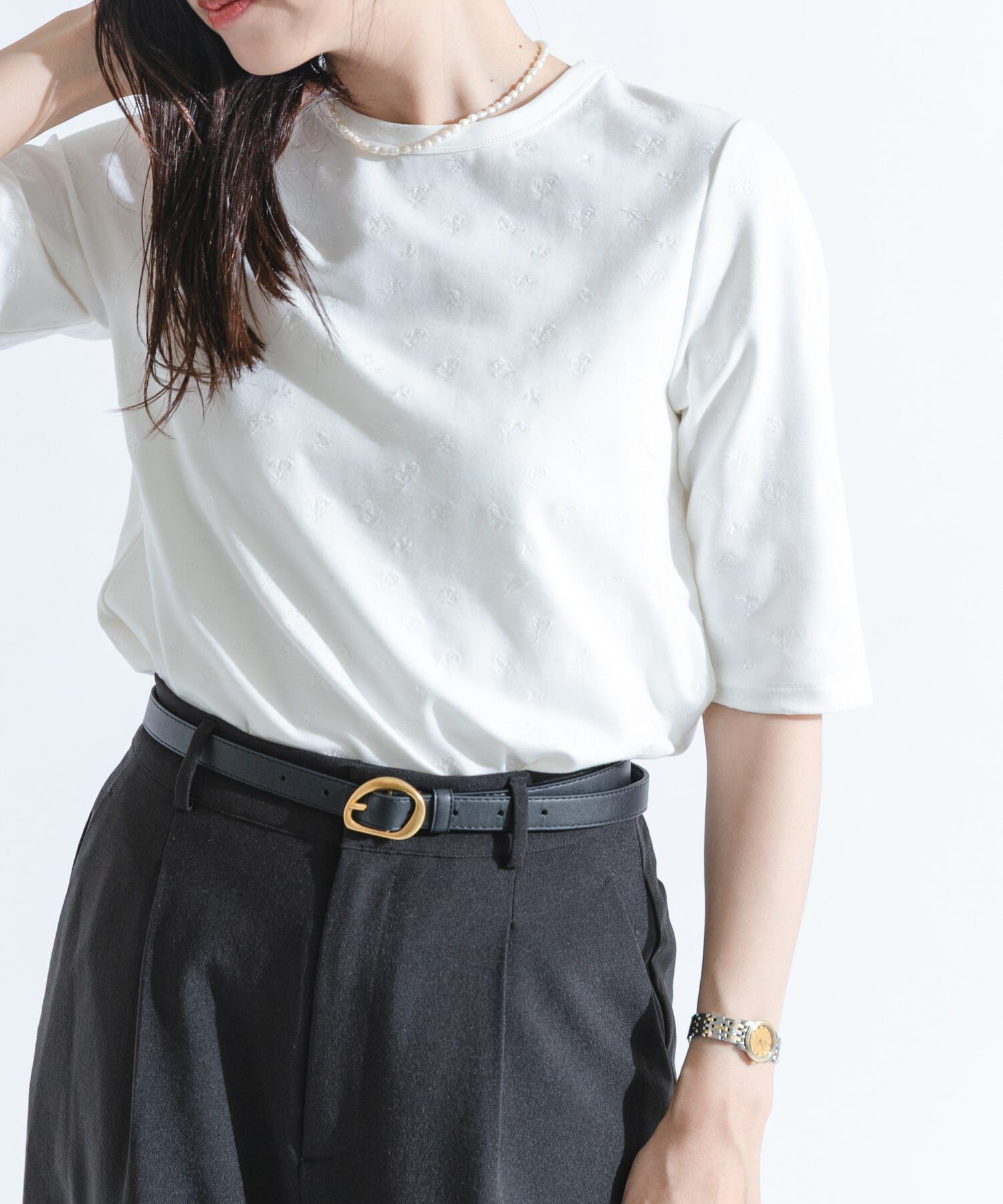 URBAN RESEARCH ROSSO「F by ROSSO　フラワー刺繍5分袖Tシャツ」|Tシャツ・カットソー|オフホワイト