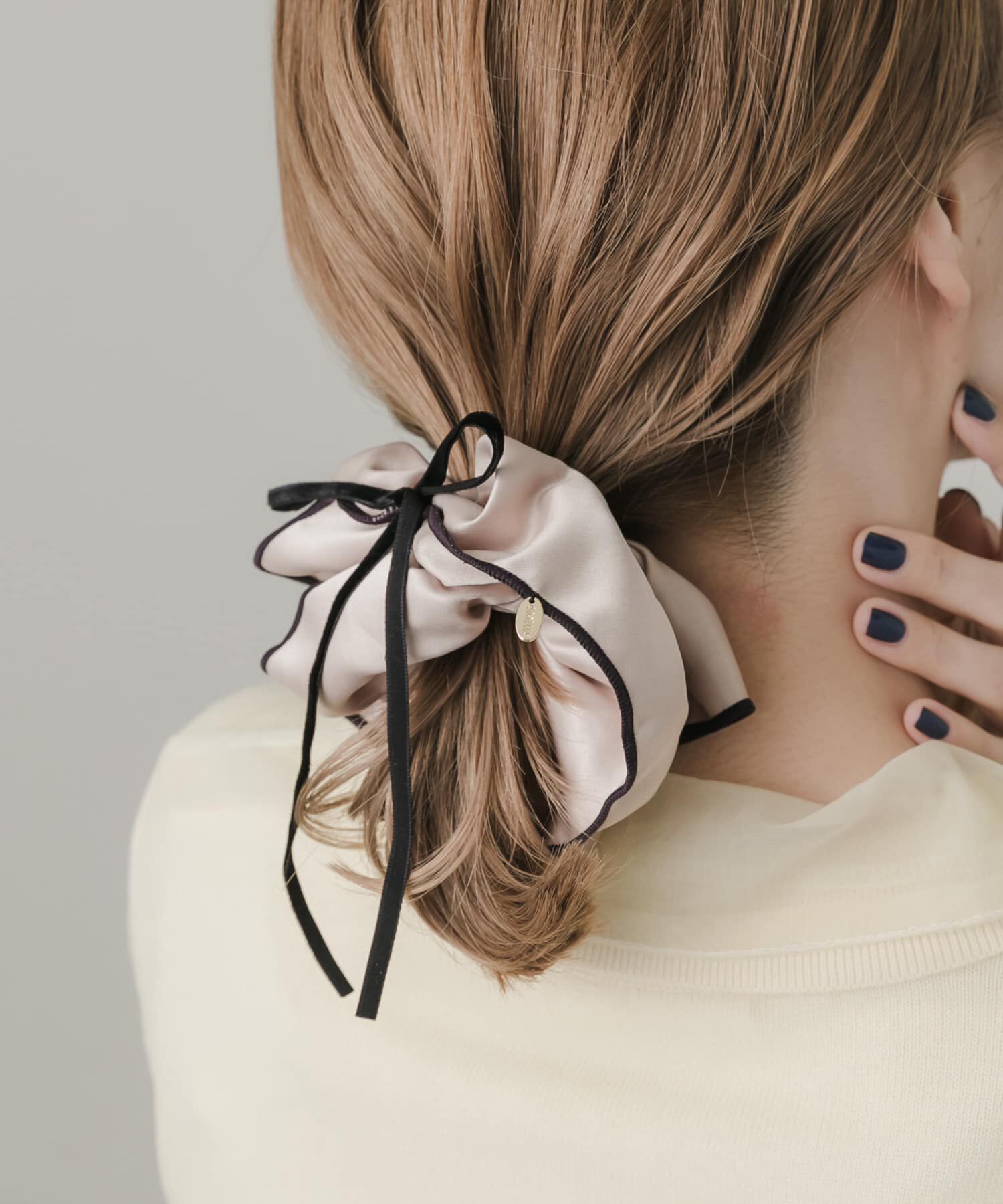 SMELLY「バイカラーサテンシュシュ」|ヘアゴム・シュシュ|