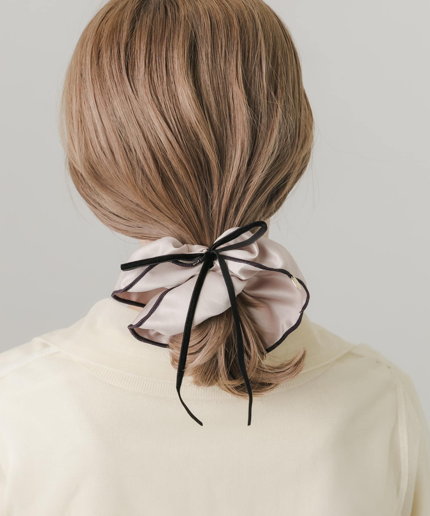 SMELLY「バイカラーサテンシュシュ」|ヘアゴム・シュシュ|