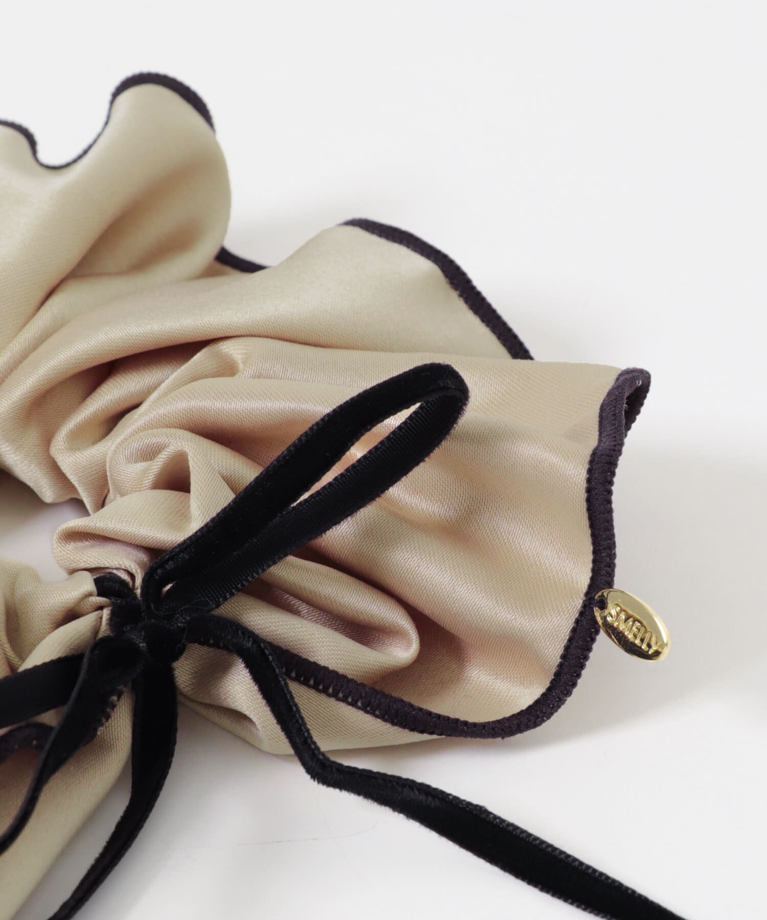 SMELLY「バイカラーサテンシュシュ」|ヘアゴム・シュシュ|