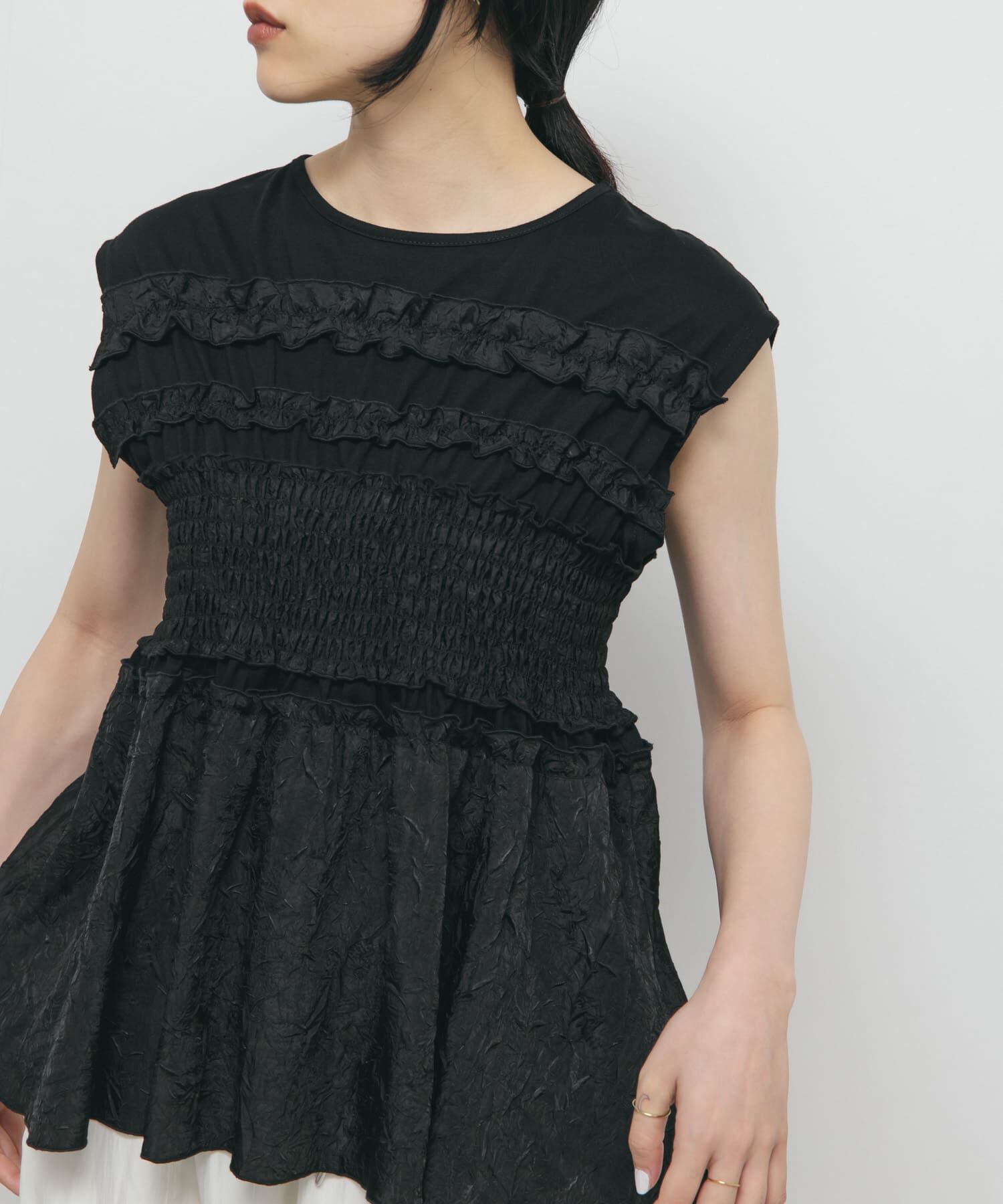  「フリルドッキングカットソー」|Tシャツ・カットソー|ブラック