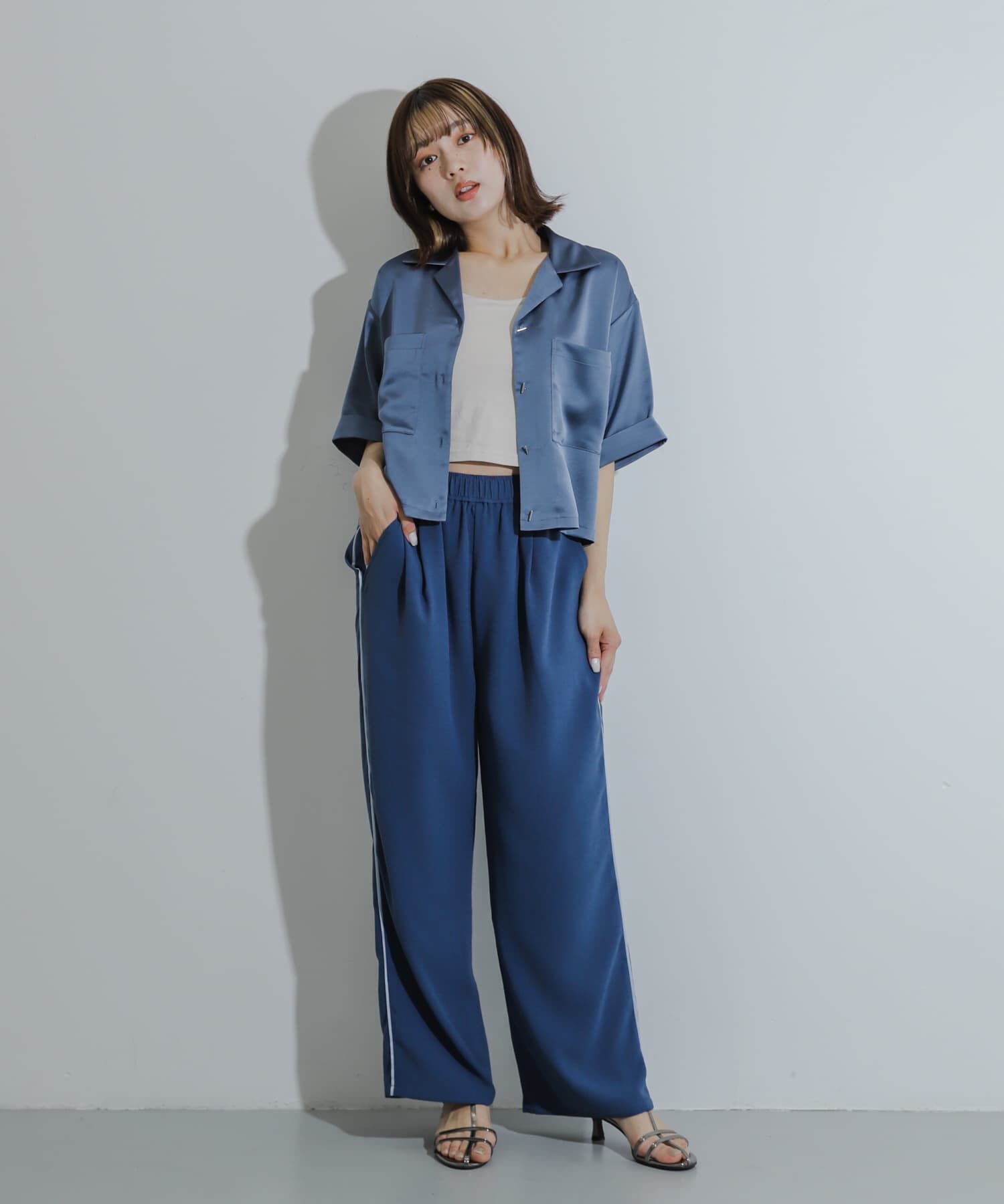 SENSE OF PLACE by URBAN RESEARCH「サテンオープンカラークロップドシャツ」|シャツ・ブラウス|