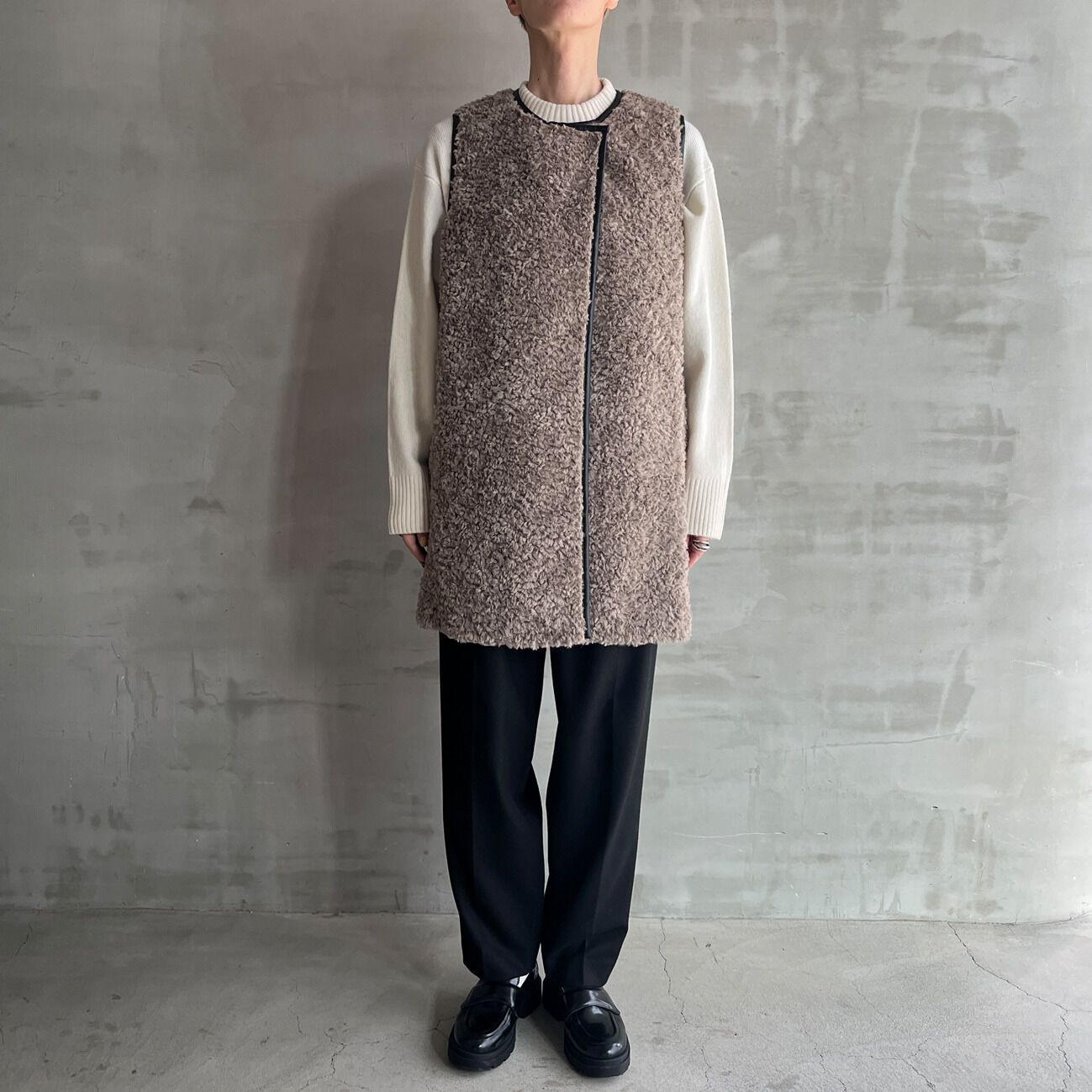  「THREE DOTS POODLE BOA GILET」|デニムジャケット|