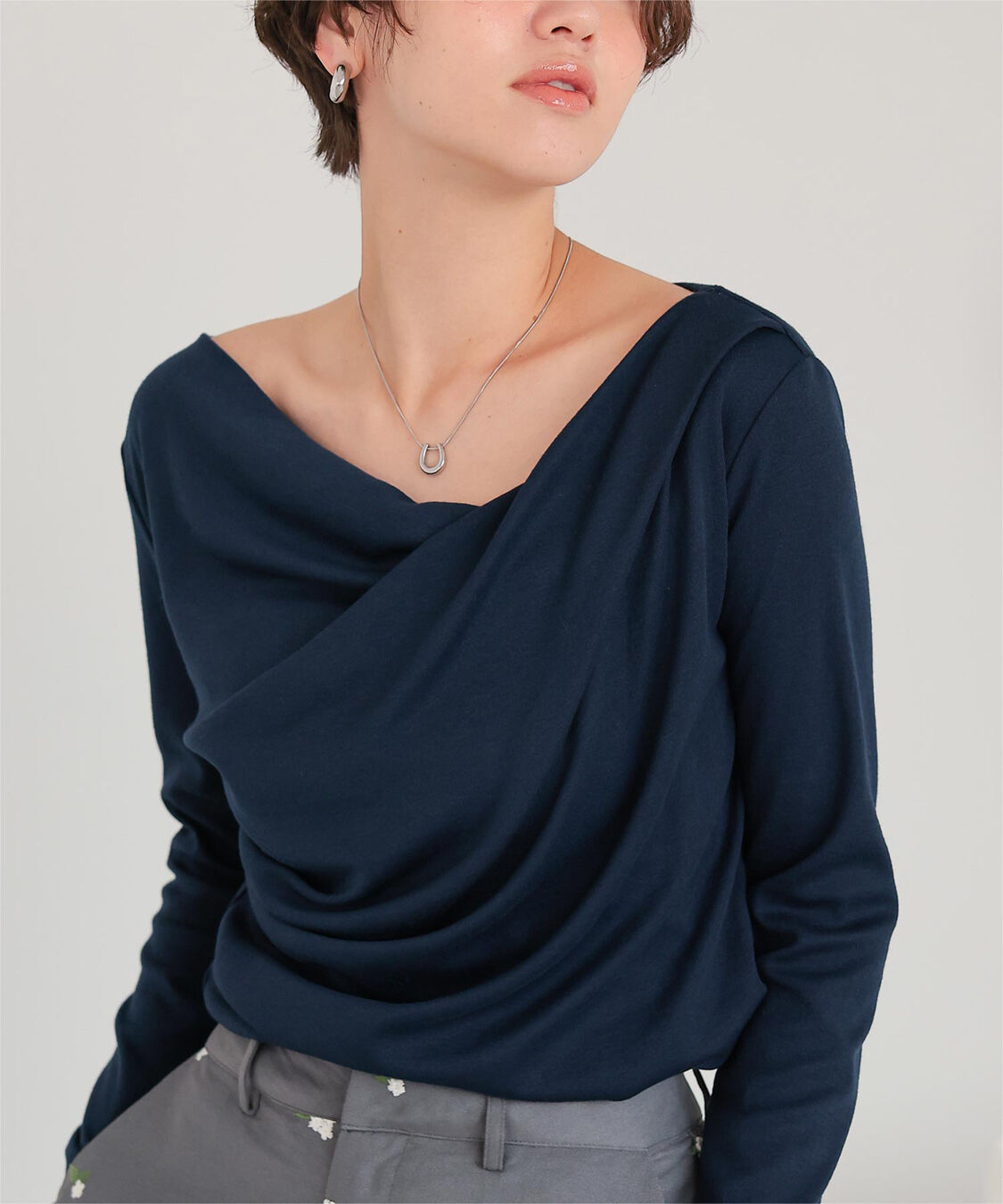 titivate「オフショルダーロングスリーブTシャツ」|Tシャツ・カットソー|ネイビー