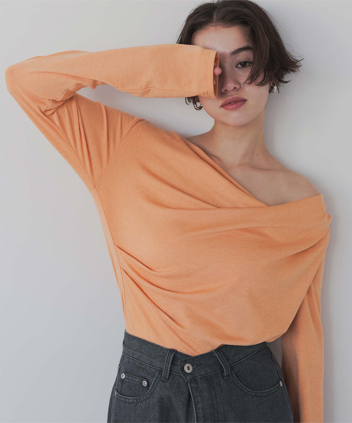 titivate「オフショルダーロングスリーブTシャツ」|Tシャツ・カットソー|