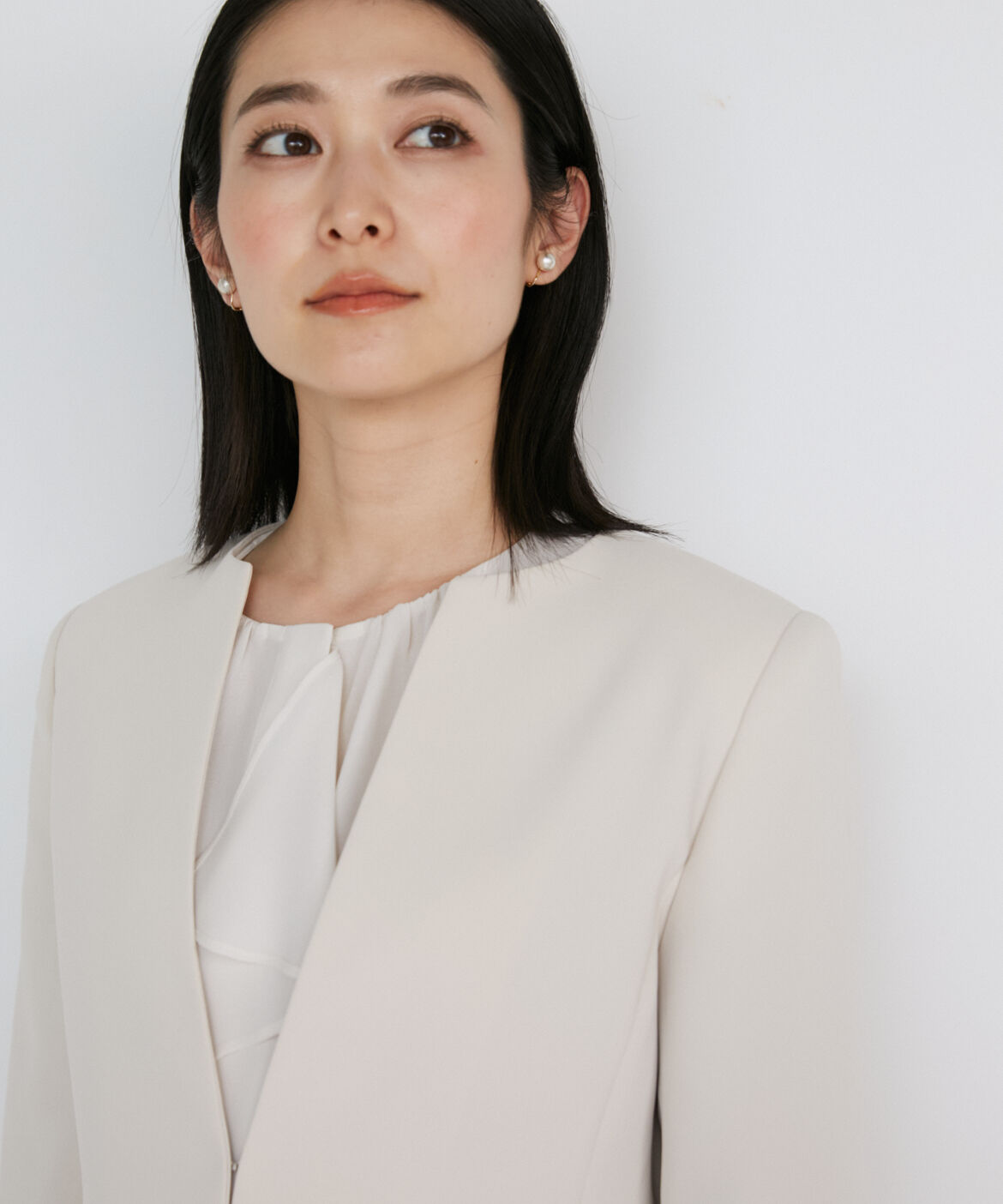 INED「ノーカラータックジャケット」|ノーカラージャケット|