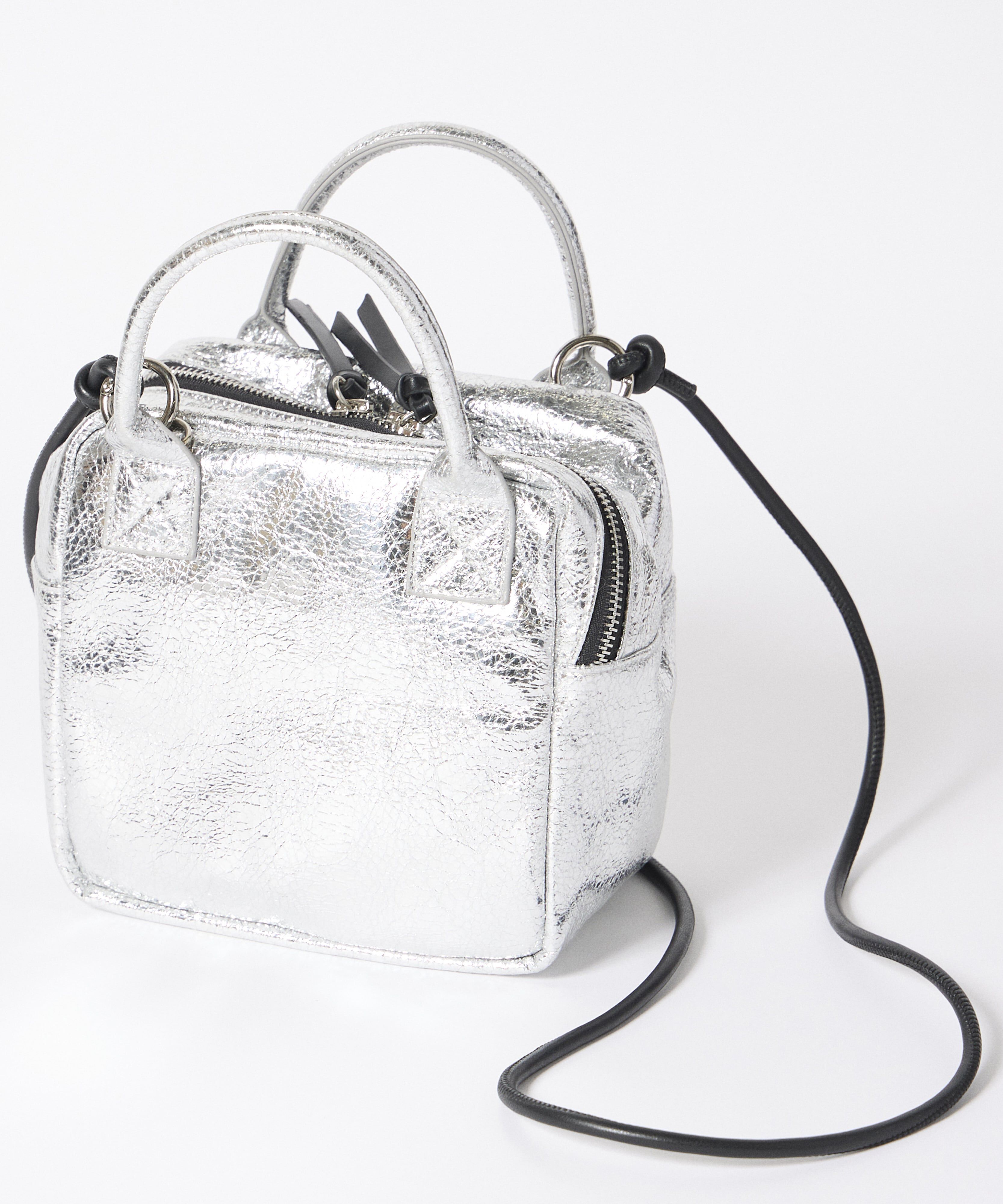 DAY by DAY it&rsquo;s international「キューブボックスバッグ」|トートバッグ|シルバー