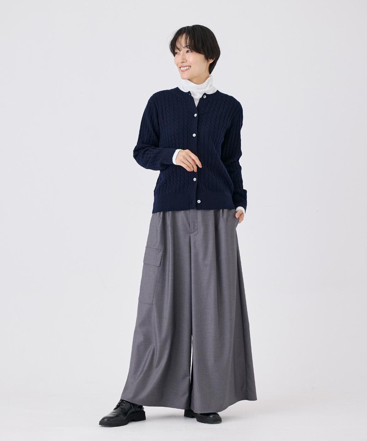 I.T.'S international「ケーブル柄クルーネックカーディガン」|カーディガン|