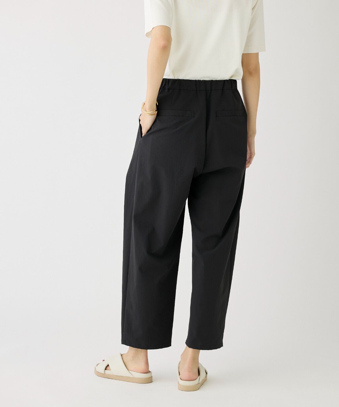 DAY by DAY it&rsquo;s international「バレルシルエットカーヴィパンツ」|スラックス|