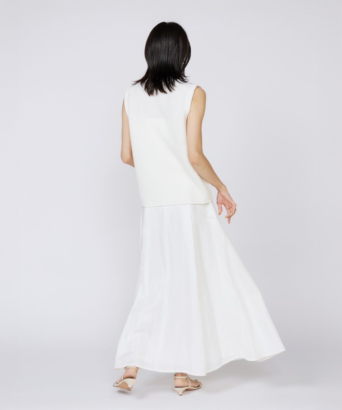 INED「Vネックニットジレ」|ニット・セーター|