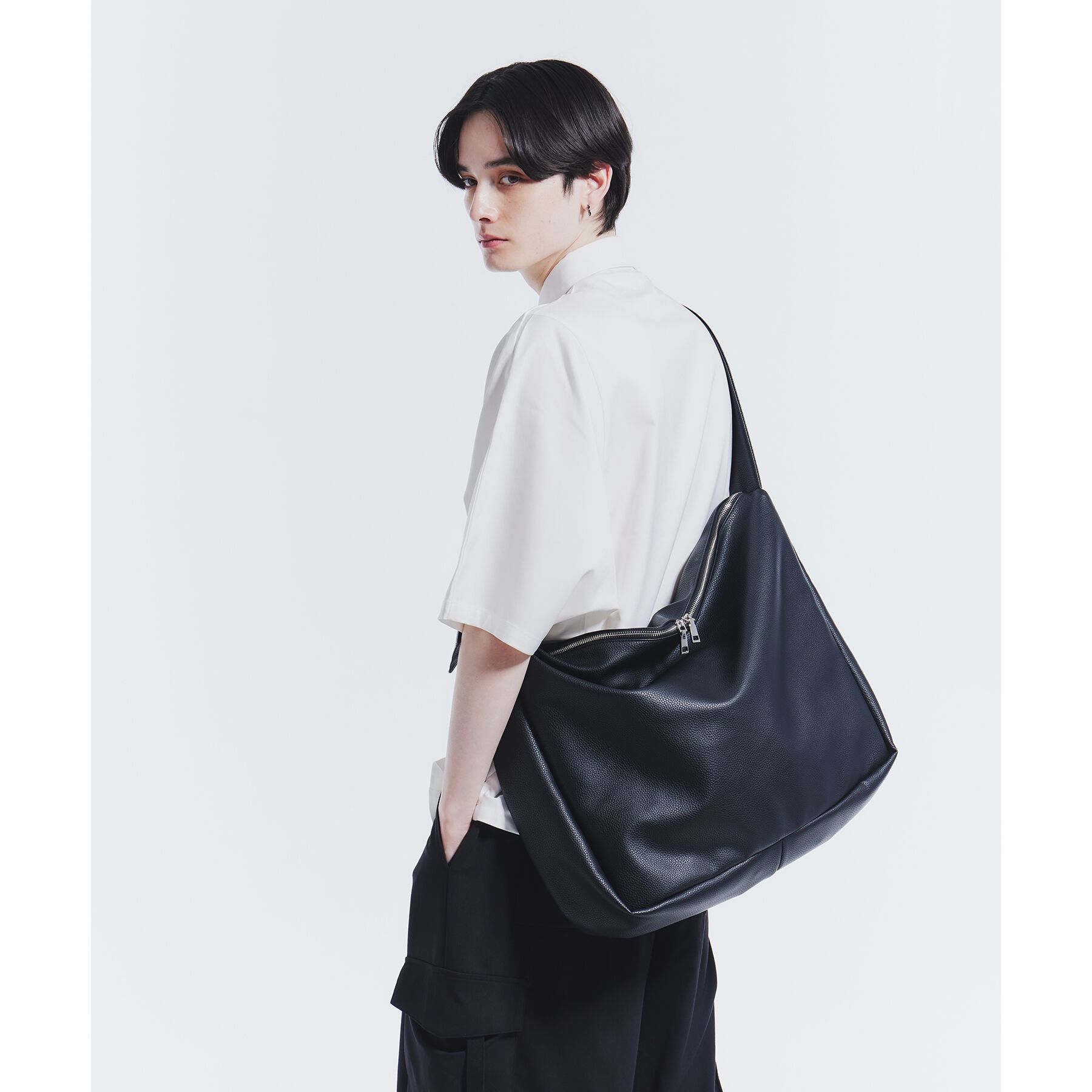 tk.TAKEO KIKUCHI「ビッグショルダーバッグ」|ショルダー・メッセンジャー|