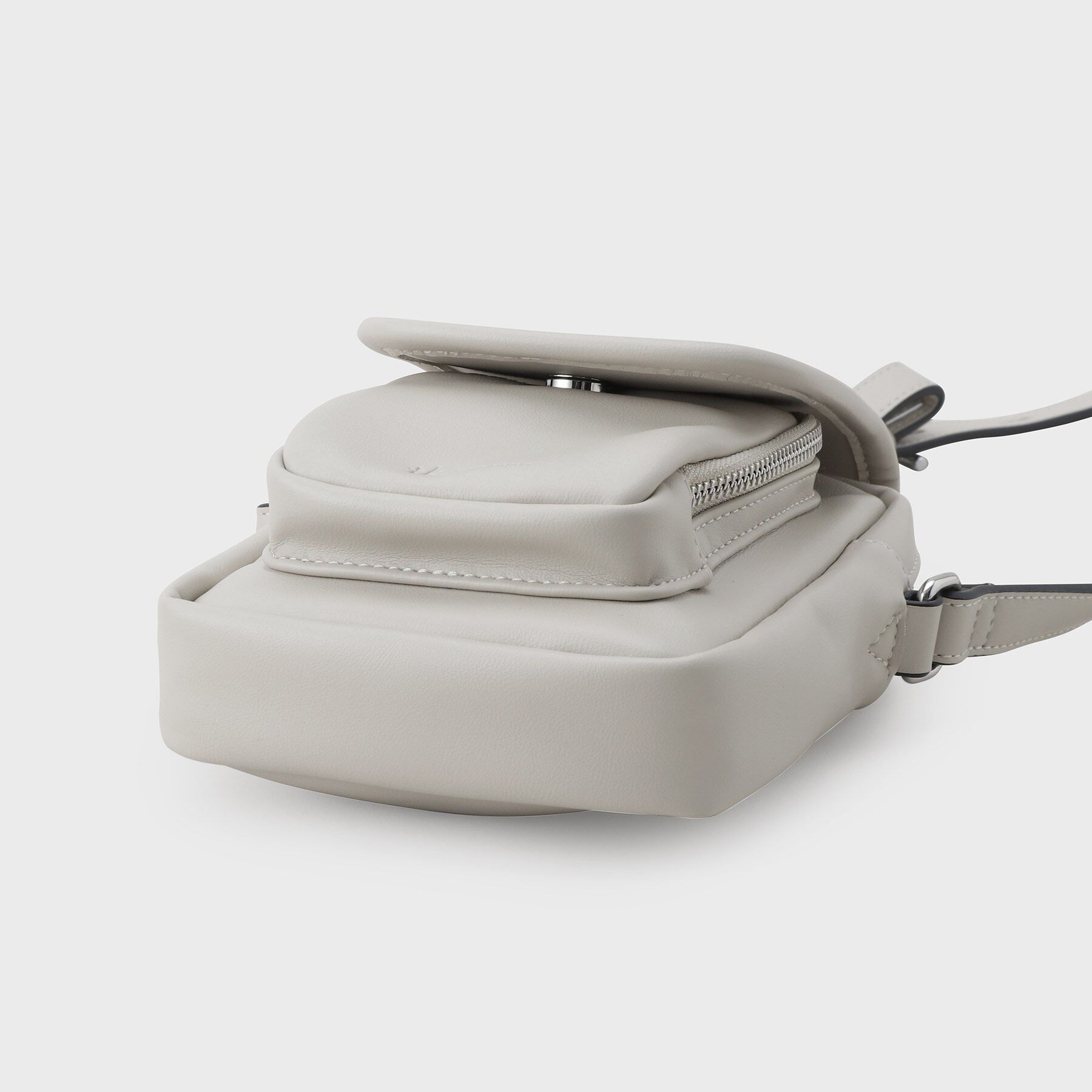 tk.TAKEO KIKUCHI「フラップミニショルダー」|ショルダー・メッセンジャー|