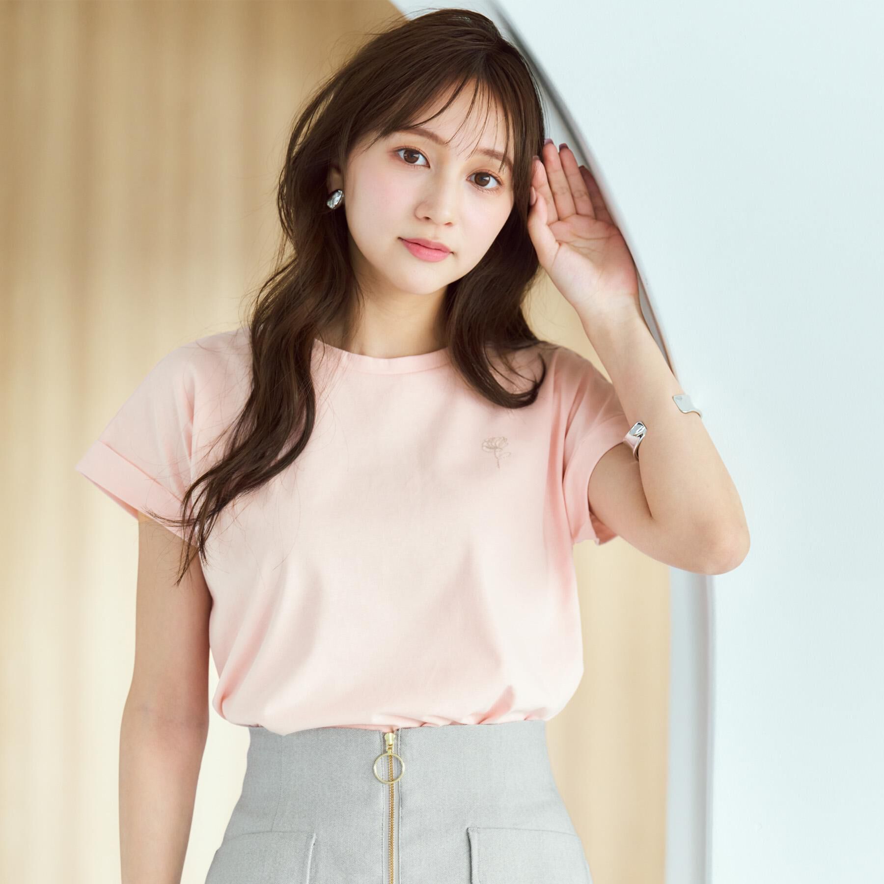 index「《6色展開/S-3Lサイズ》フラワー刺繍Tシャツ【汗ジミ防止/吸水速乾/接触冷感/UVケア/洗濯機洗」|Tシャツ・カットソー|