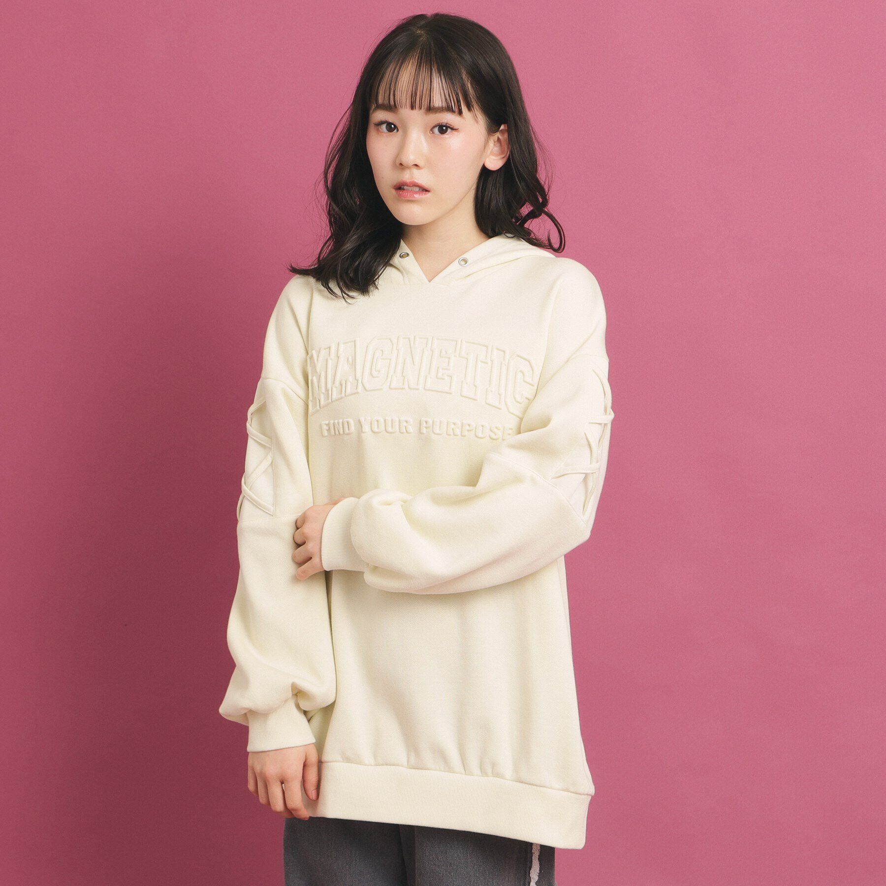 PINK-latte「【定番】袖レースアップ フード付きプルオーバー」|その他|ﾚﾓﾝｲｴﾛｰ(004)