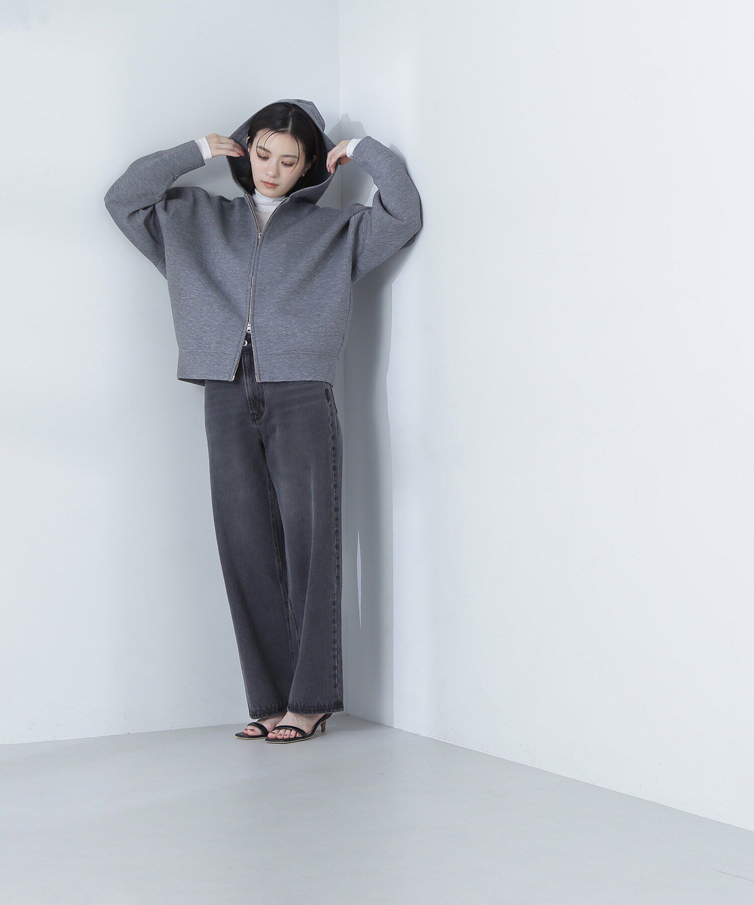  「ダンボールフォルムジップフーディー」|Tシャツ・カットソー|