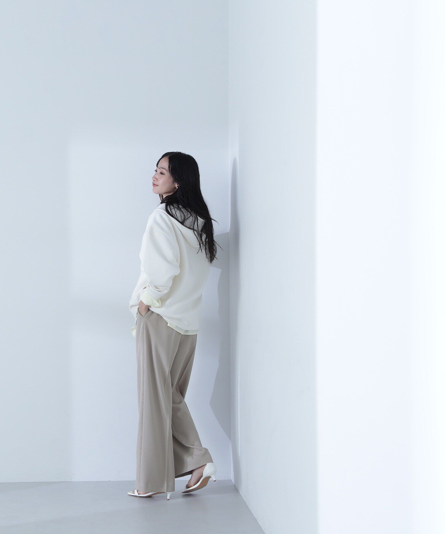  「ダンボールフォルムジップフーディー」|Tシャツ・カットソー|