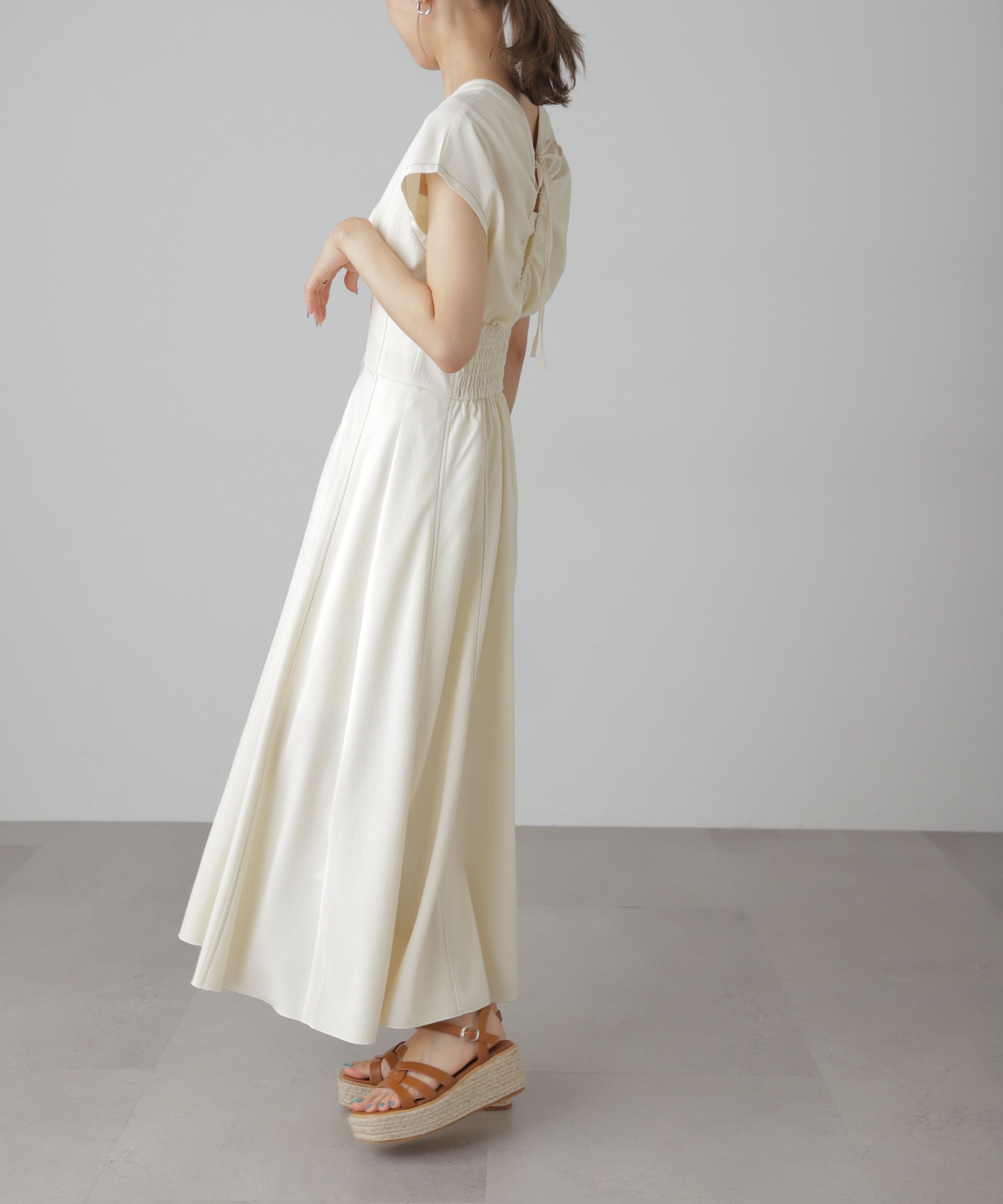  「ウエストシェイプ配色ステッチワンピース」|ワンピース|