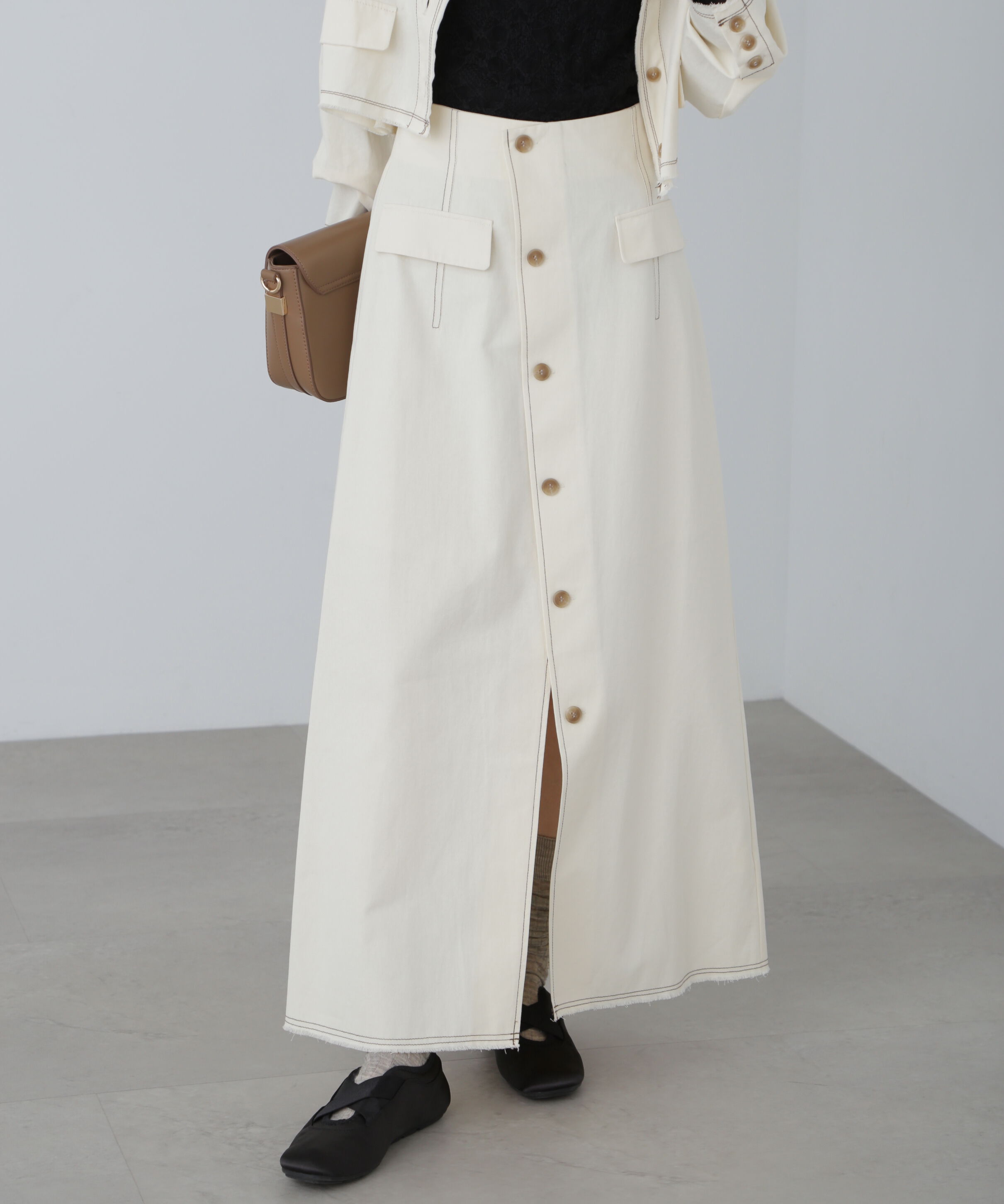  「〈セットアップ対応〉アクセントボタンフレアスカート」|スカート|オフホワイト