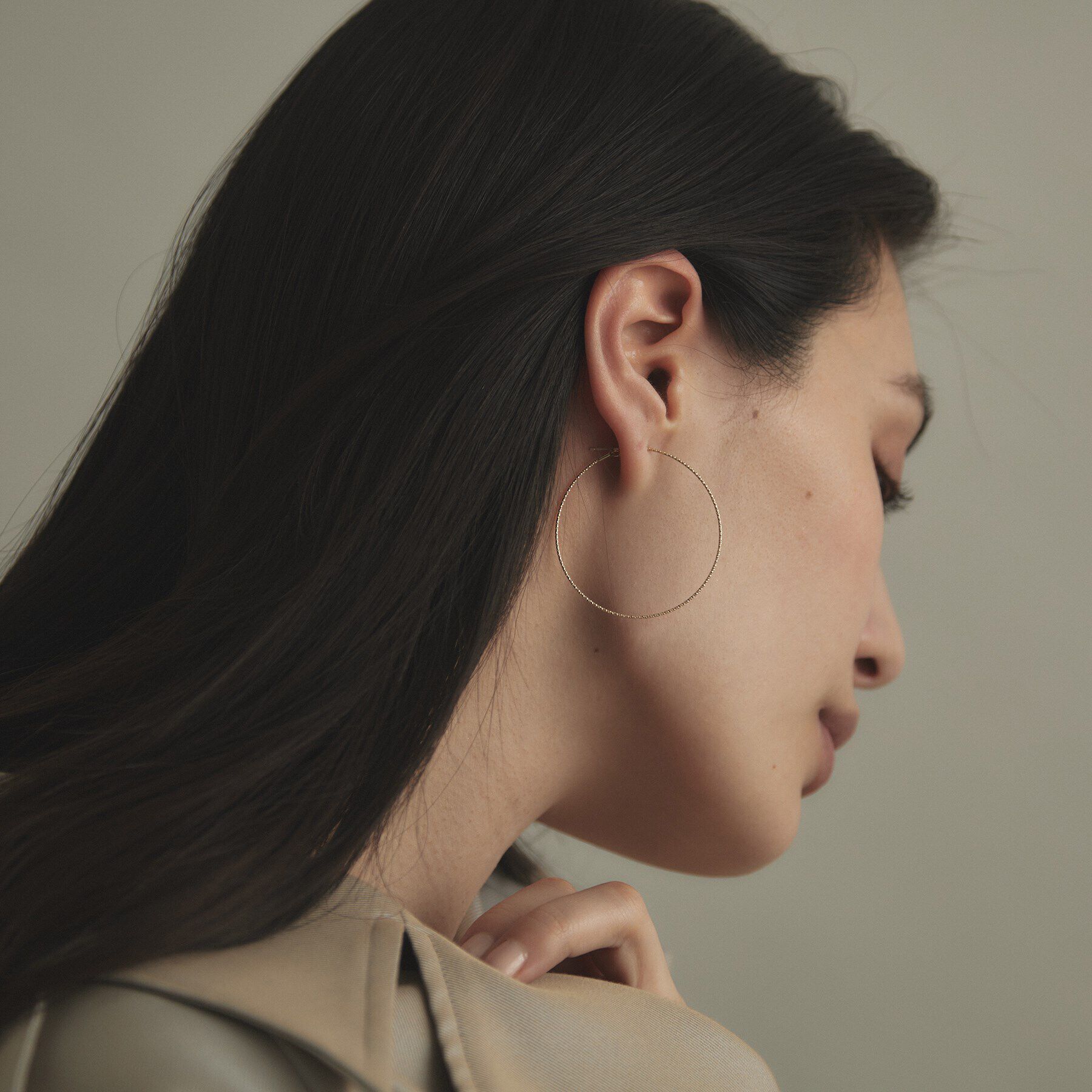 COCOSHNIK「K10カット丸線 フープピアス（中）」|ピアス|