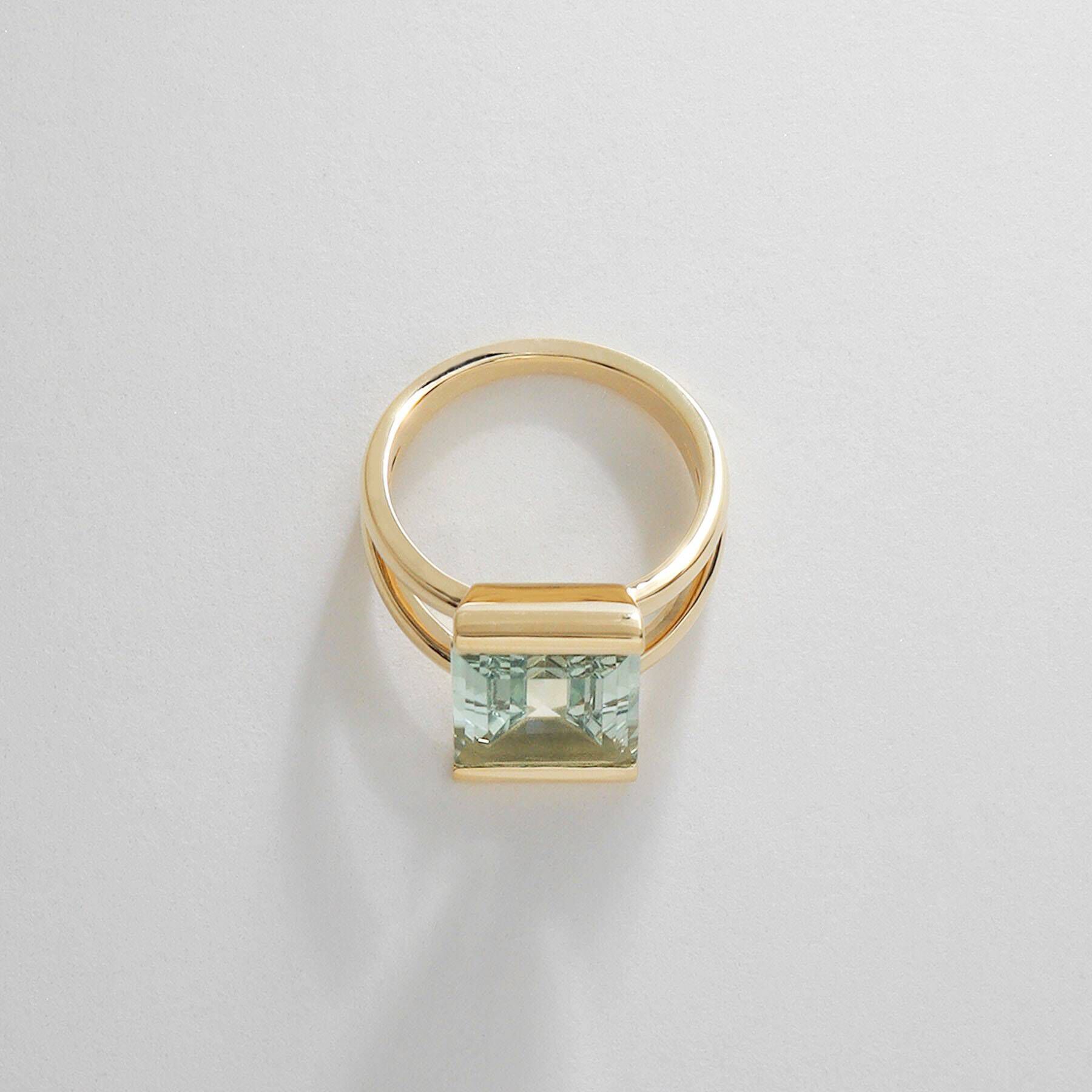 COCOSHNIK「K18グリーンクォーツ ダブルアーム リング」|リング|