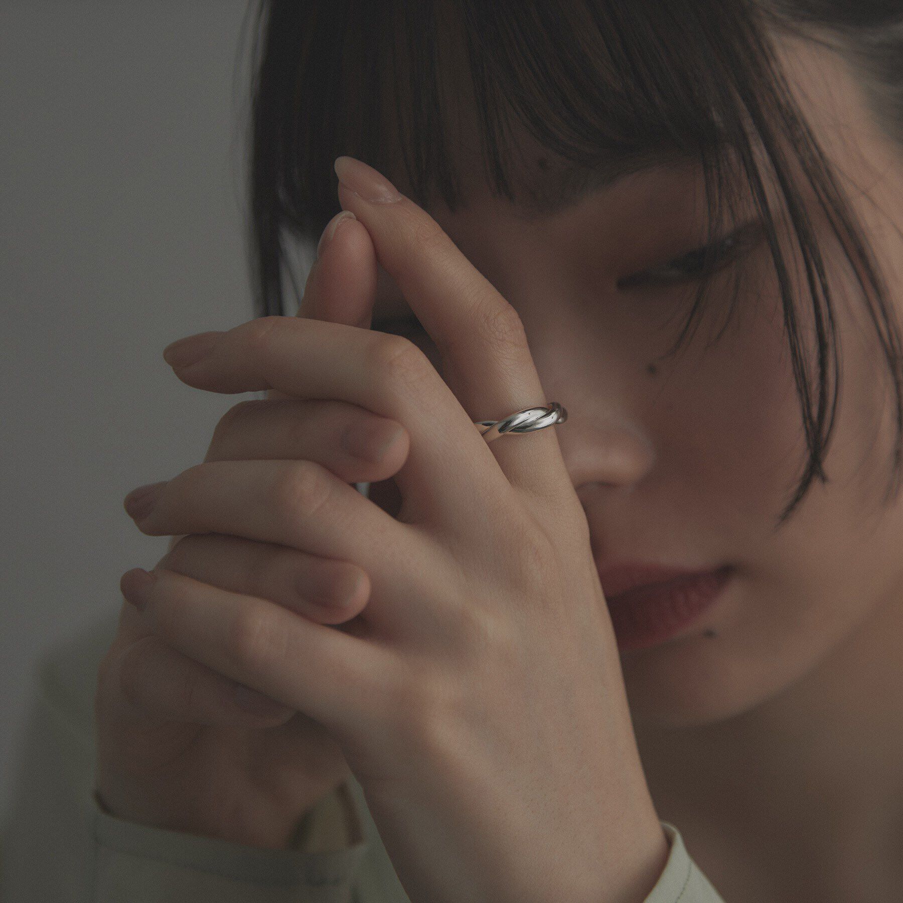 COCOSHNIK ONKITSCH「シルバー ラインリング ツイスト」|リング|