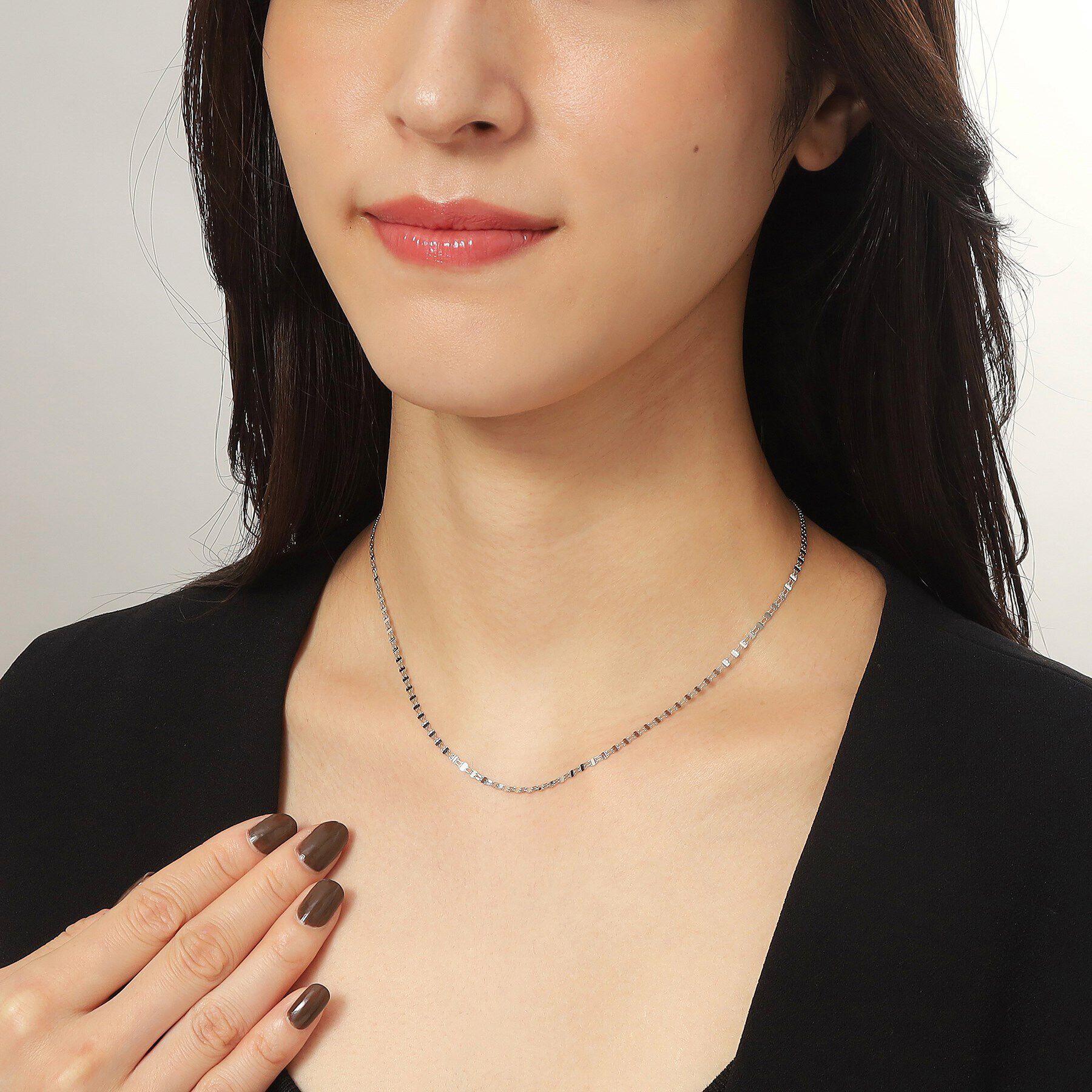 COCOSHNIK「プラチナ ダブルフラワークロス ネックレス」|ネックレス|