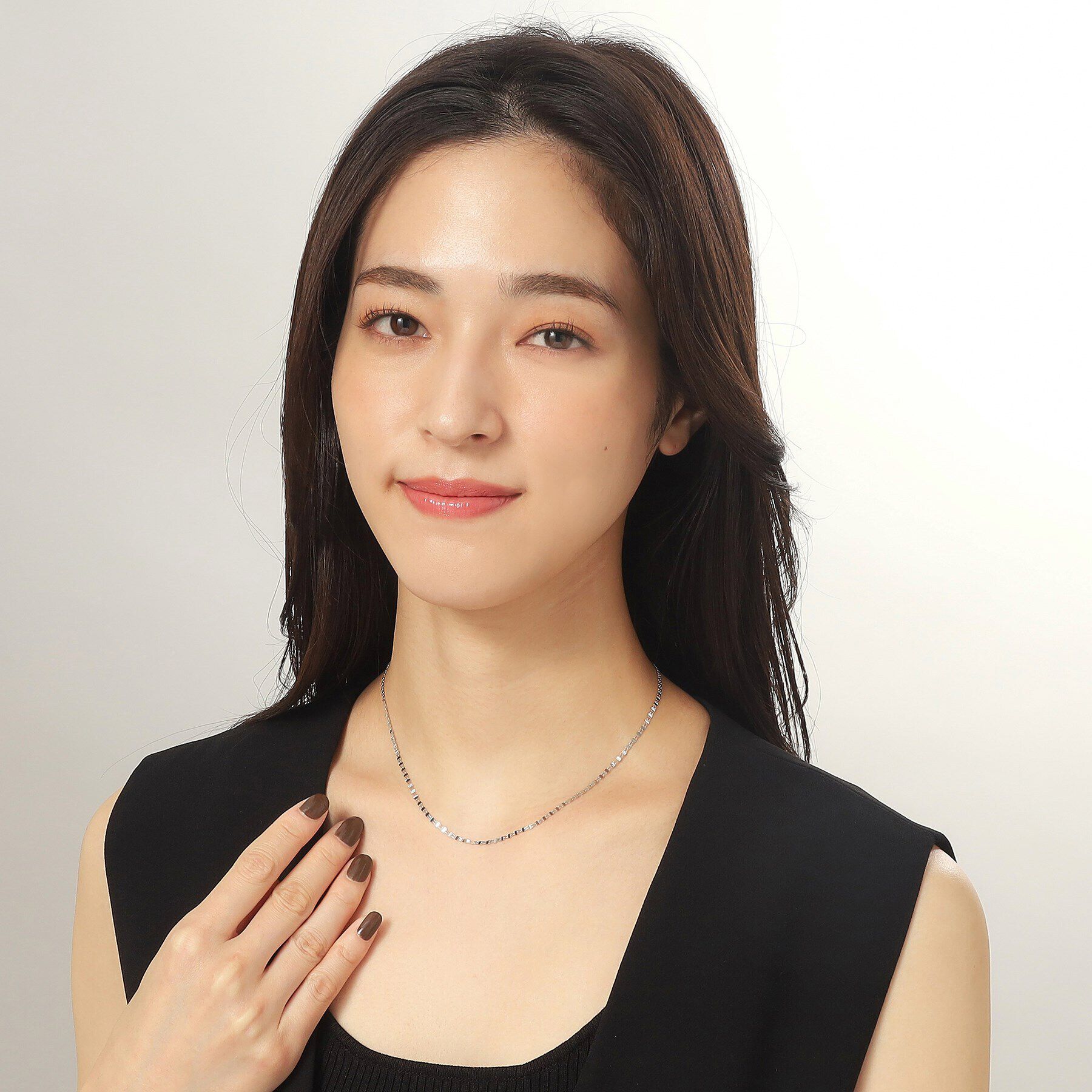 COCOSHNIK「プラチナ ダブルフラワークロス ネックレス」|ネックレス|