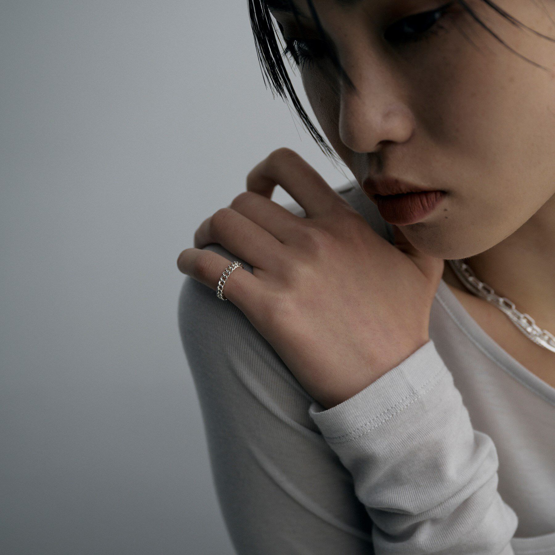 COCOSHNIK ONKITSCH「シルバー カーブチェーンモチーフピンキーリング」|リング|