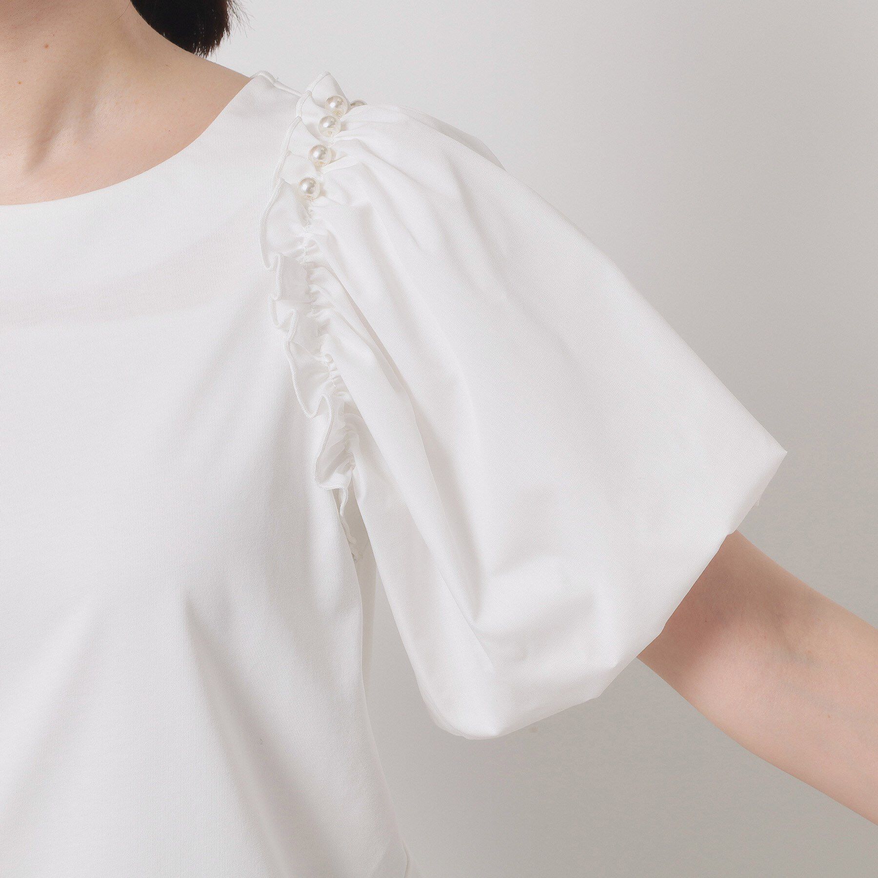 ITS&rsquo;DEMO「【手洗い可】パール調飾り付きパフ袖プルオーバー」|Tシャツ・カットソー|