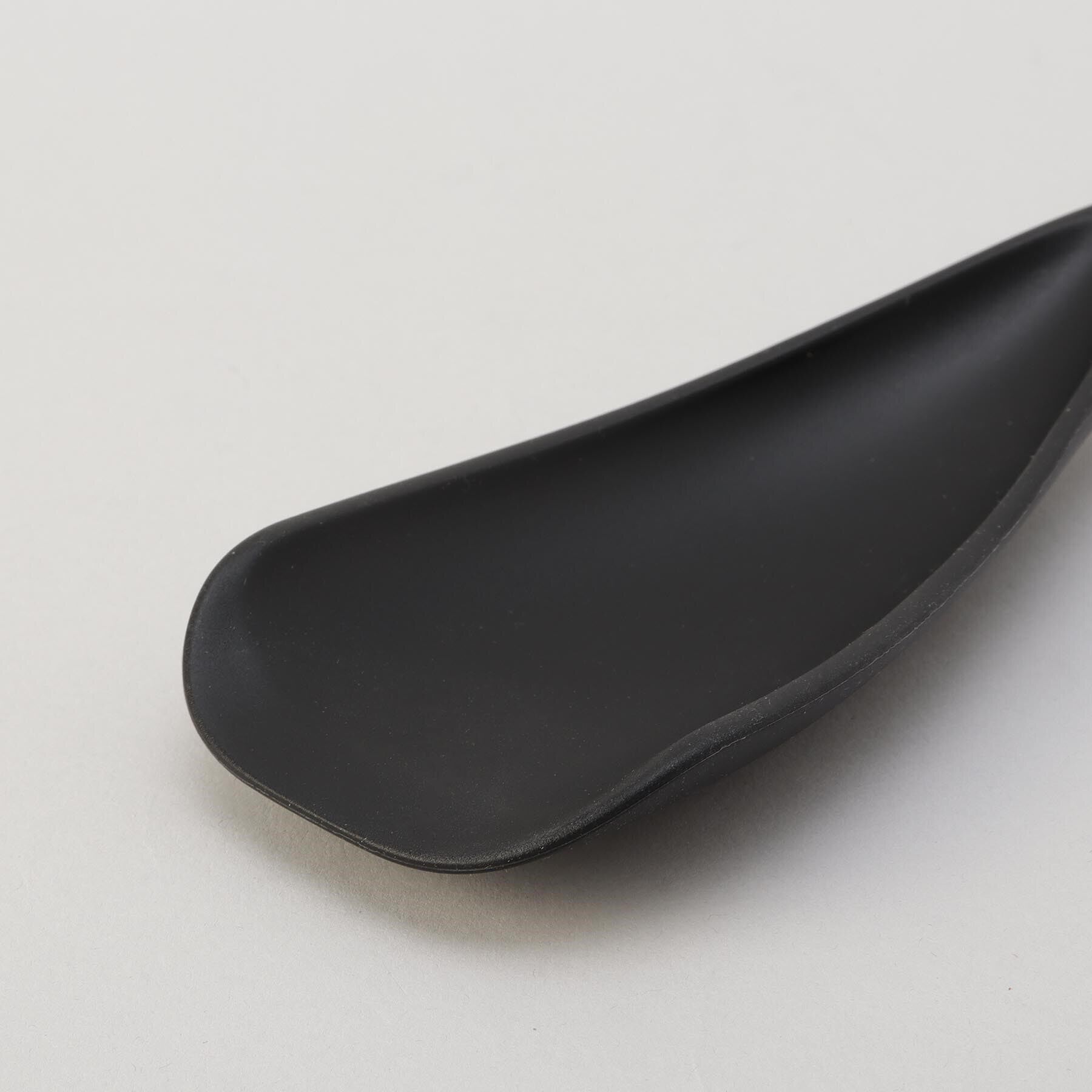 212 KITCHEN STORE「50thアニバーサリーセット　ラウンド22cm・トリベットスプーン カンパーニュ ＜STAUB スト」|食器・キッチングッズ|