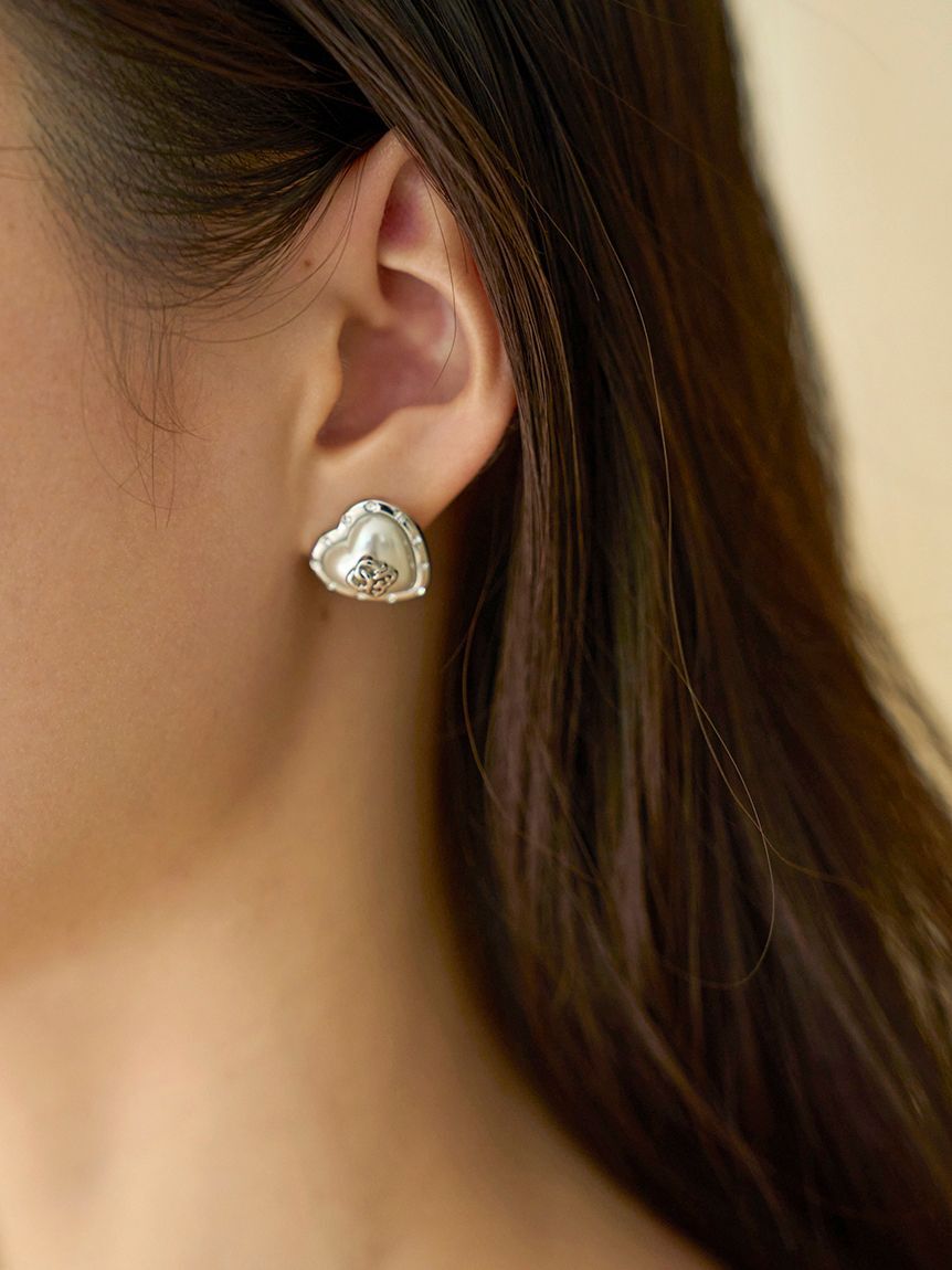 SNIDEL「プランプハートイヤリング」|イヤリング|