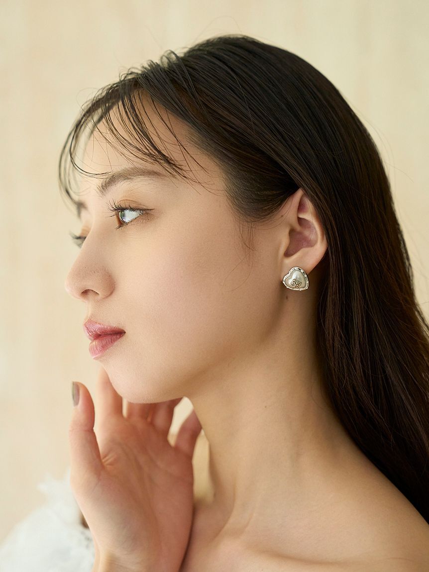 SNIDEL「プランプハートイヤリング」|イヤリング|