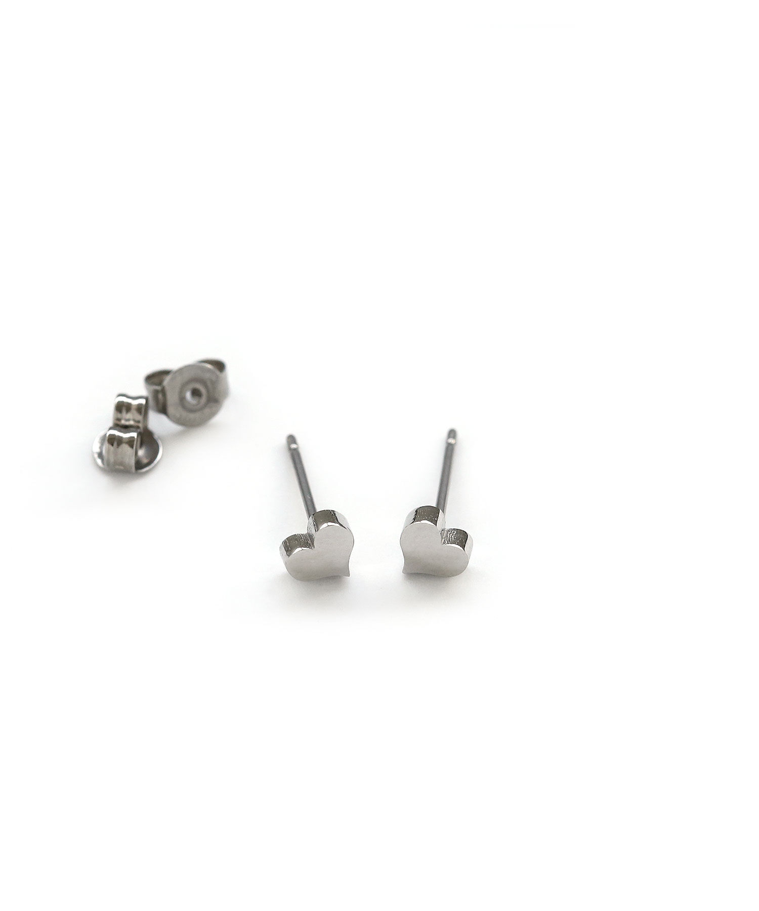 colleca la「[stainless]ステンレス・プチハート スタッドピアス〈金属アレルギー対応〉」|ピアス|